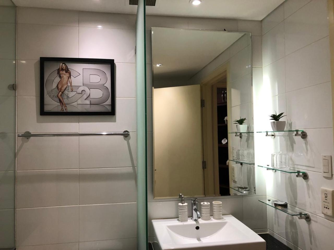 Avalon Suite District 1