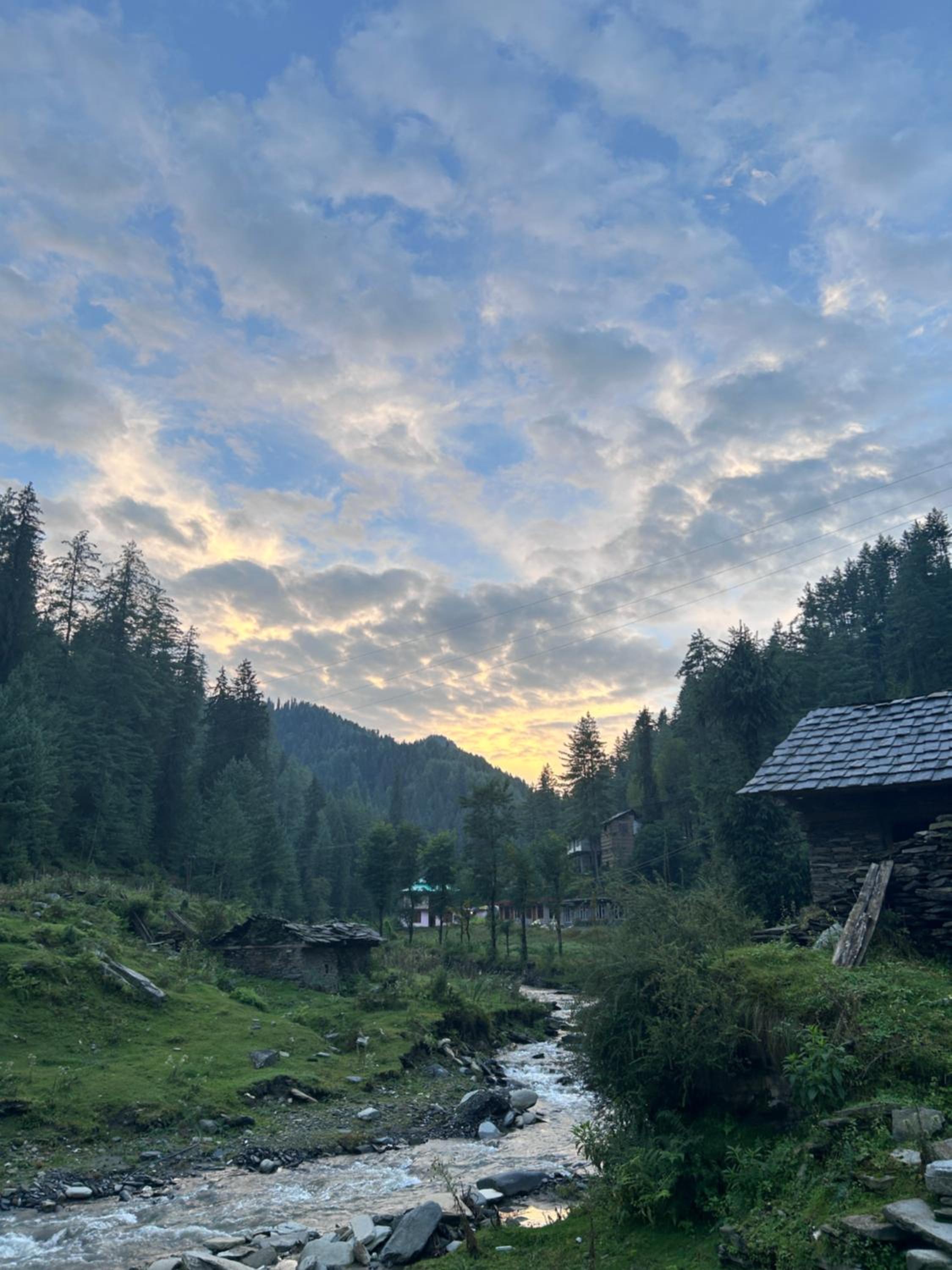 Alpine Homestay at Gadagusain