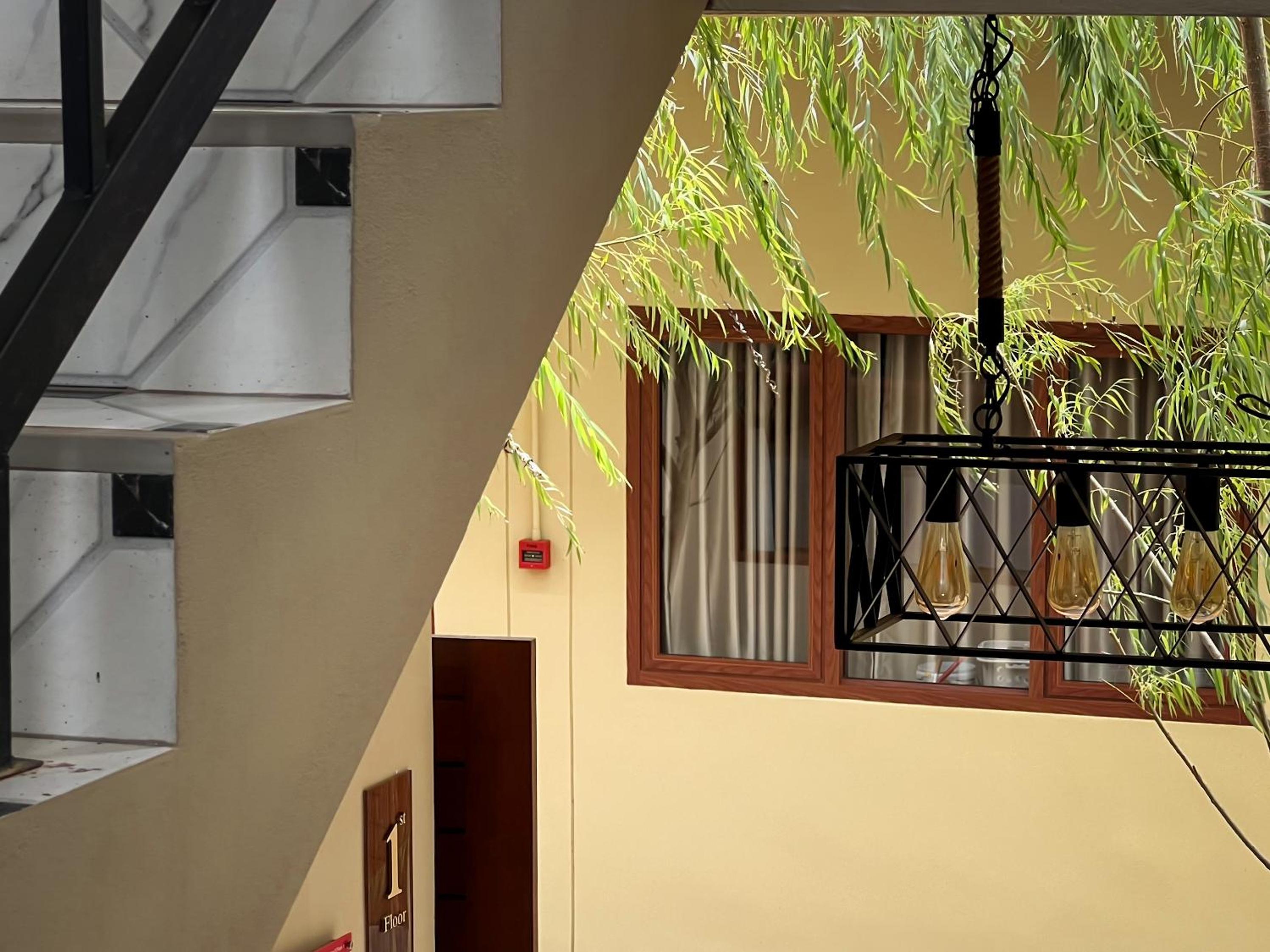 Tachang Airport Hotel