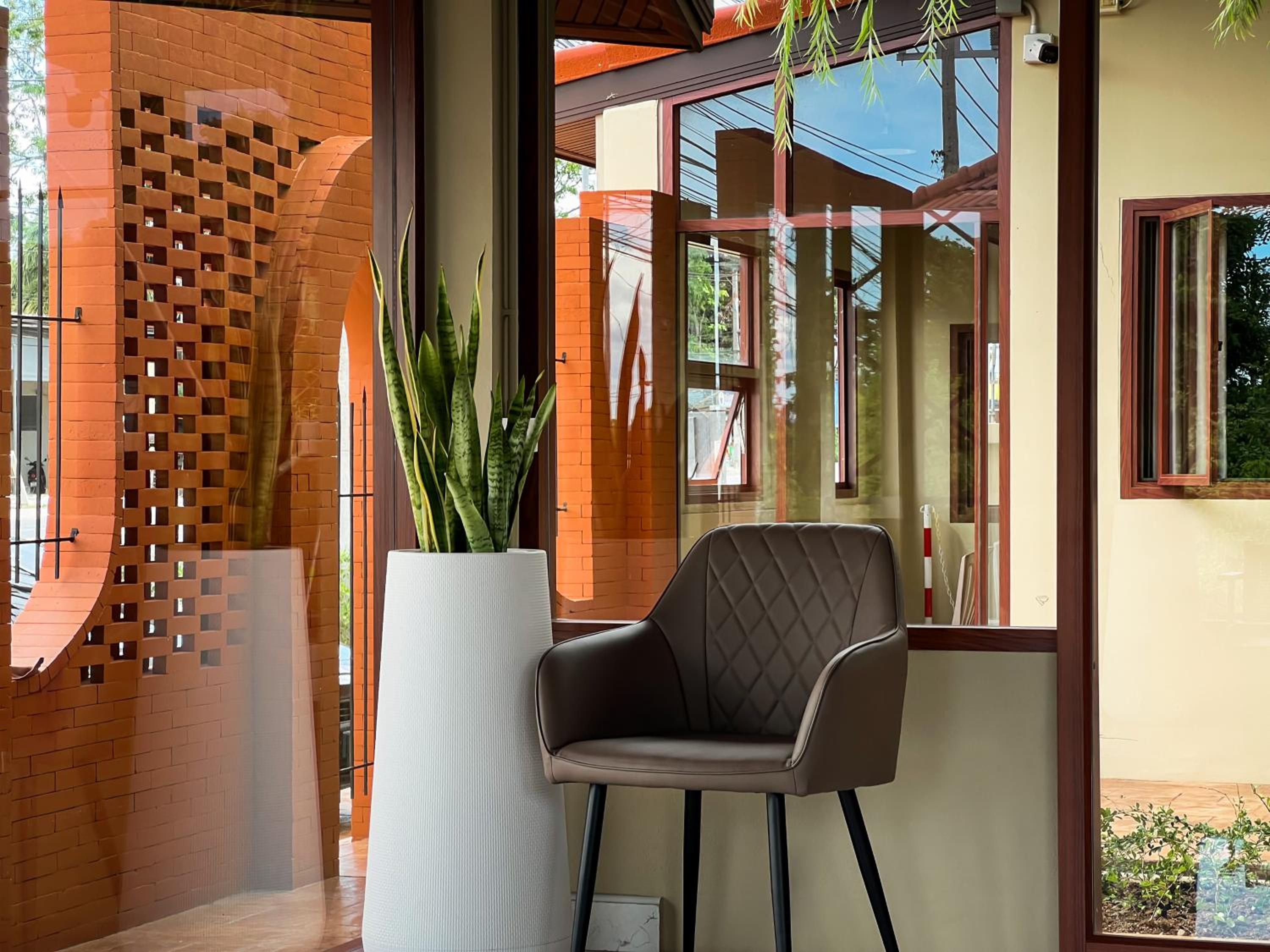Tachang Airport Hotel
