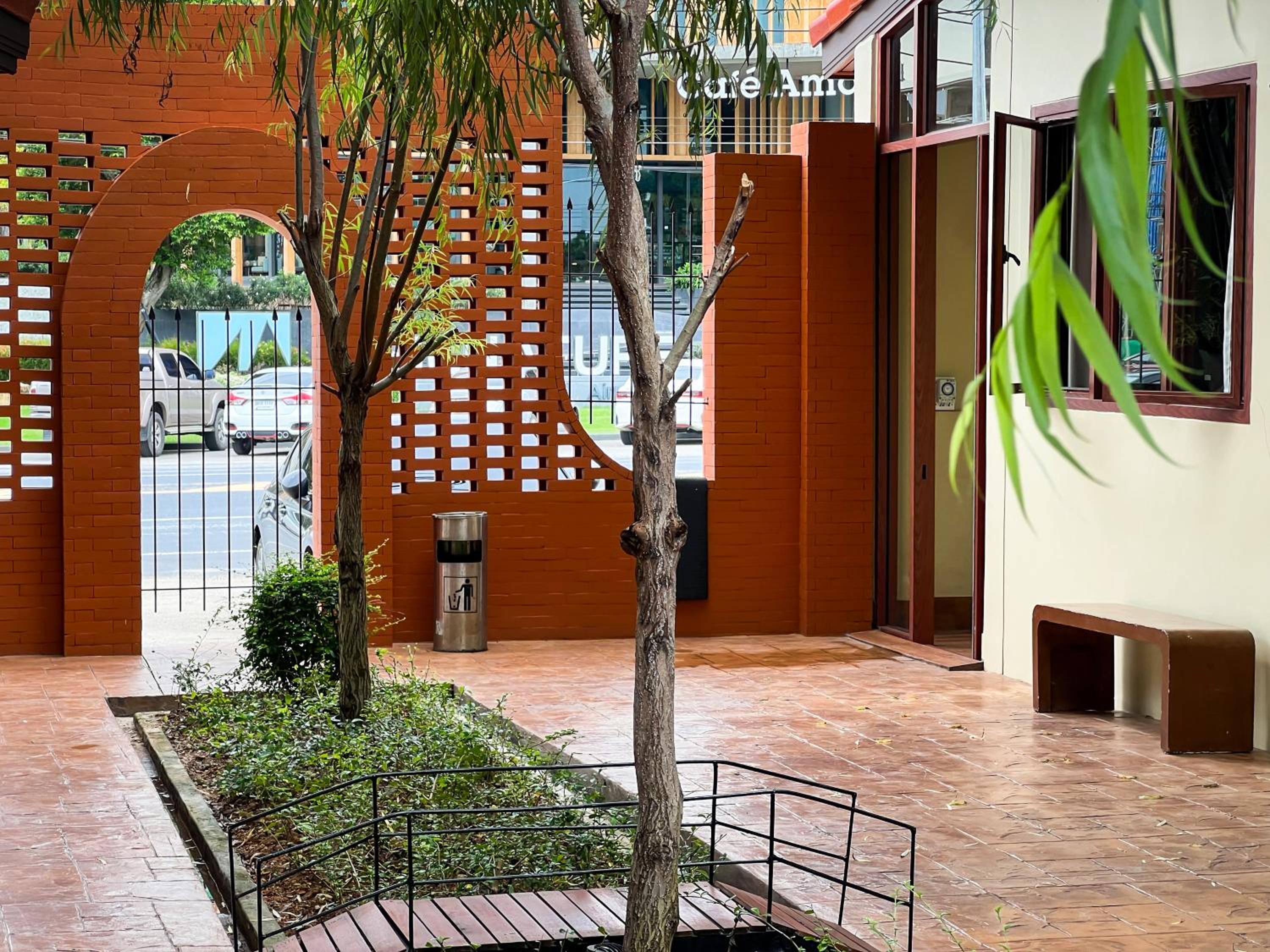 Tachang Airport Hotel