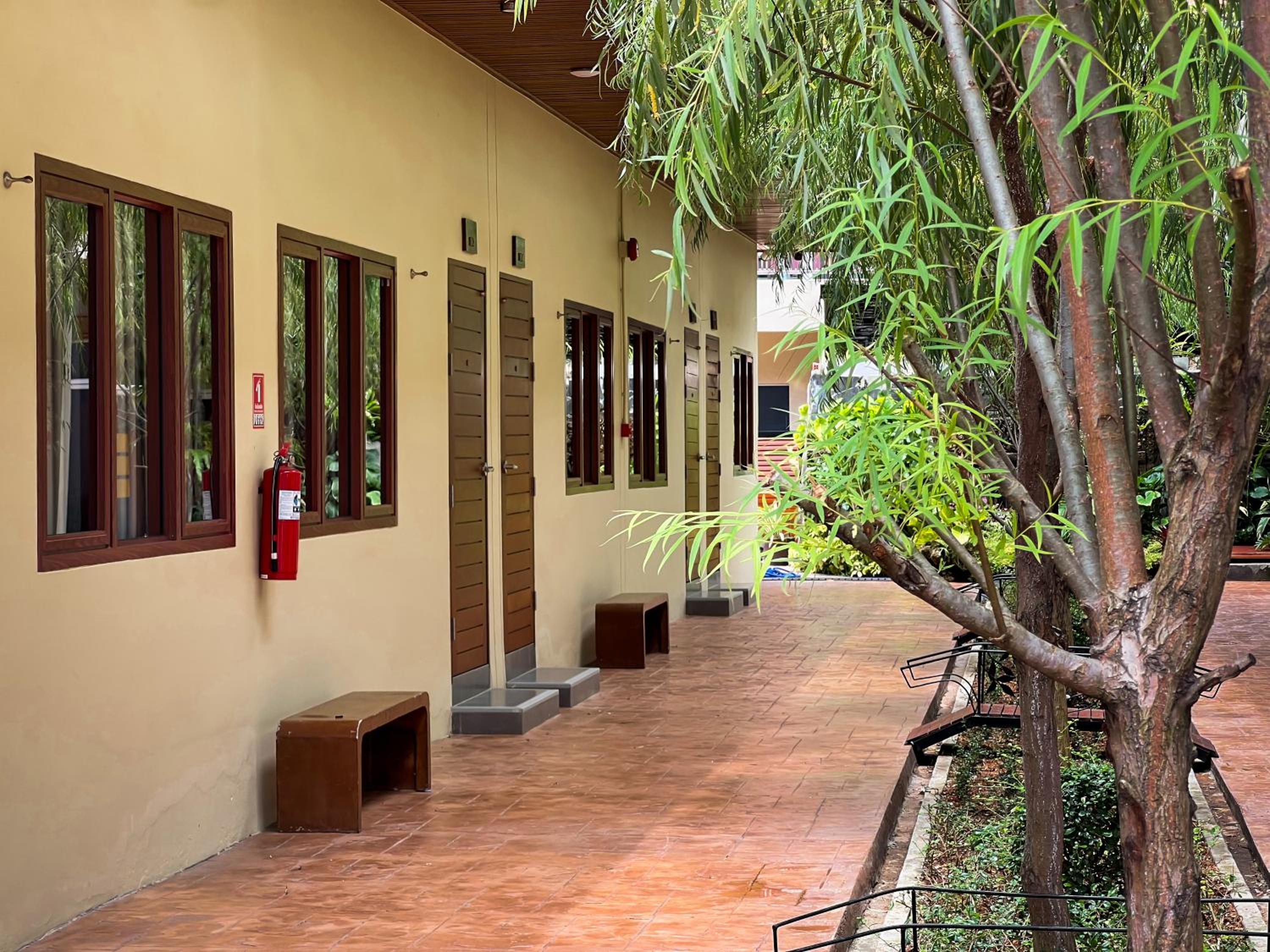 Tachang Airport Hotel