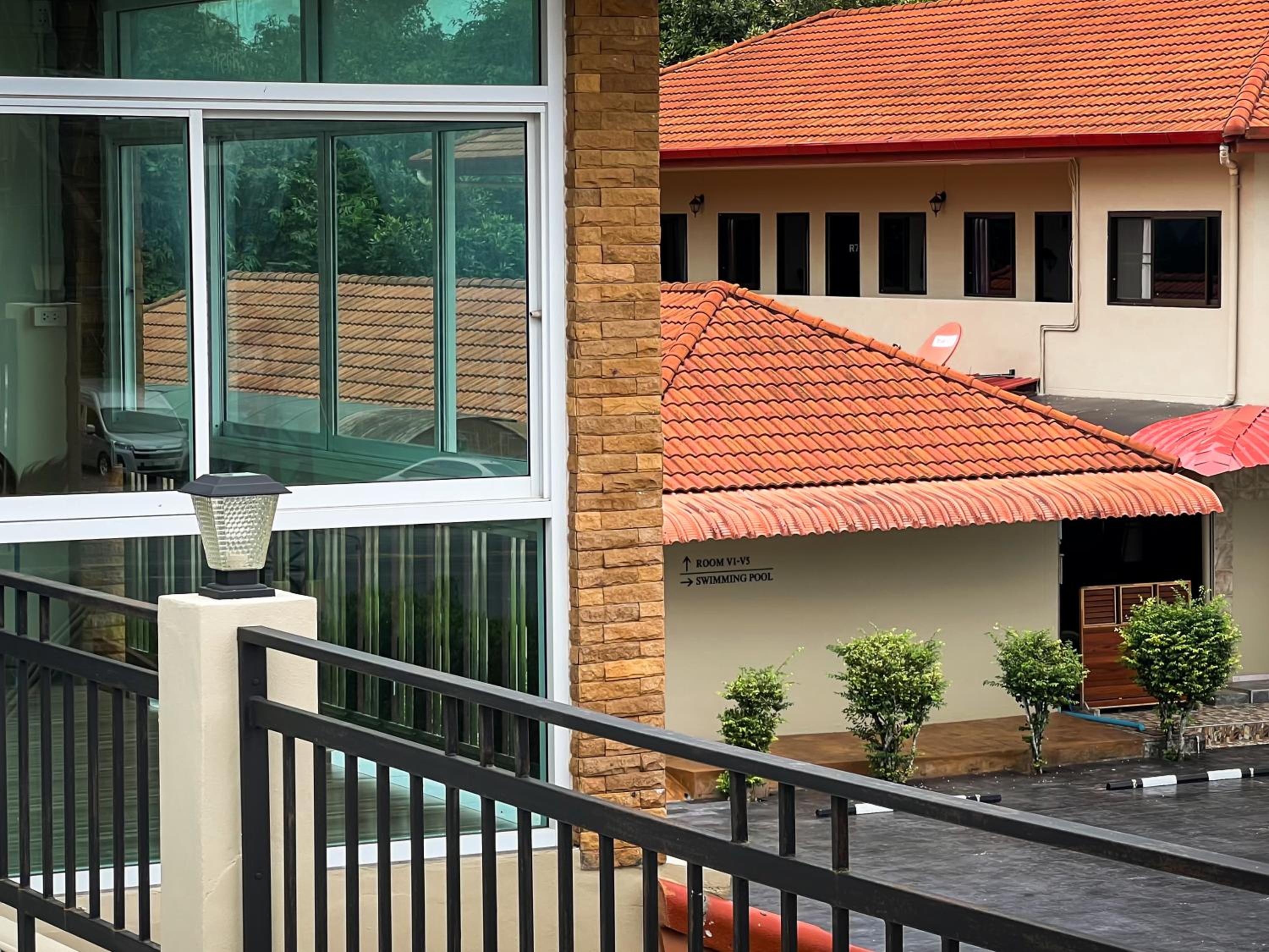 Tachang Airport Hotel
