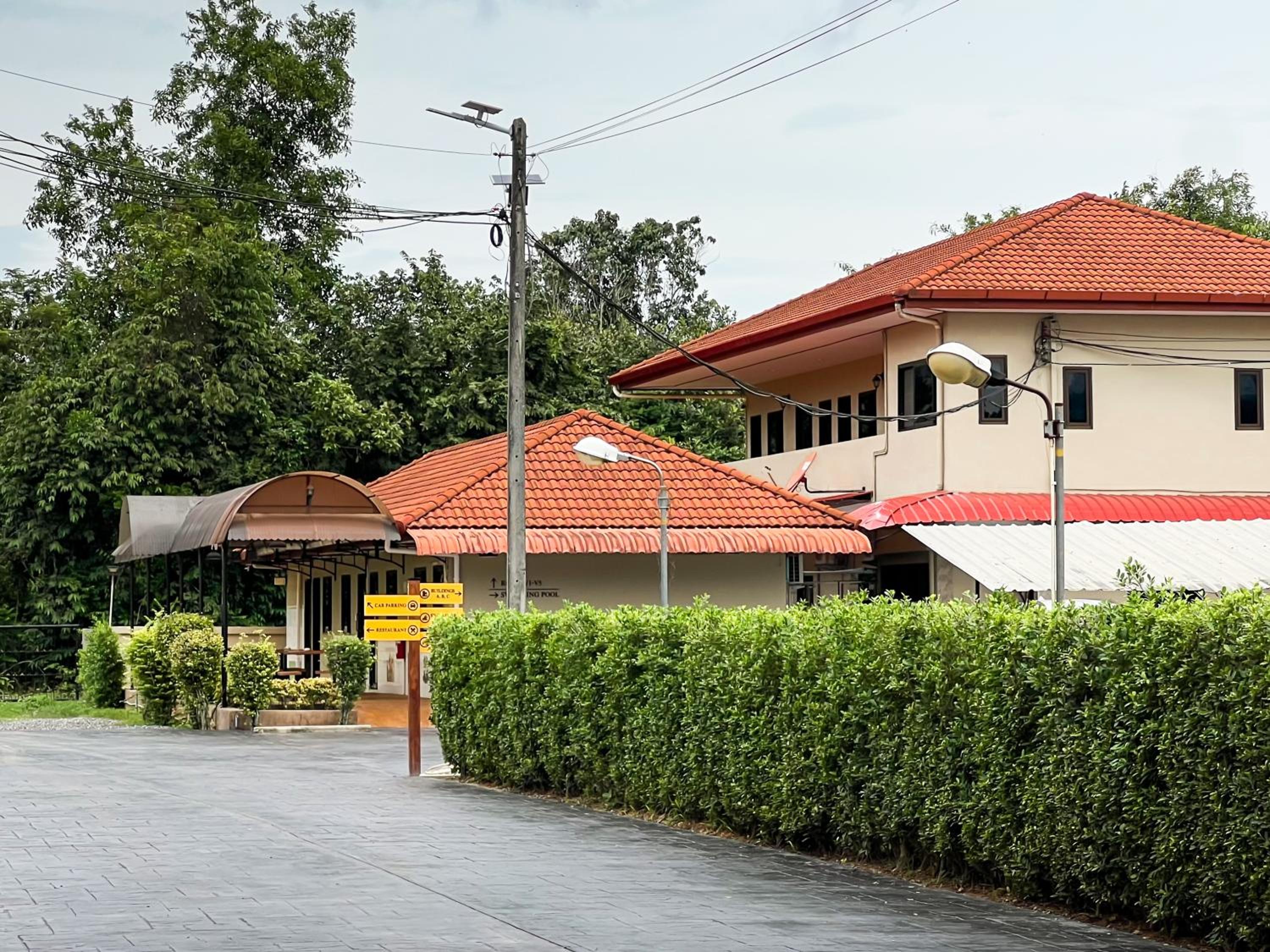 Tachang Airport Hotel
