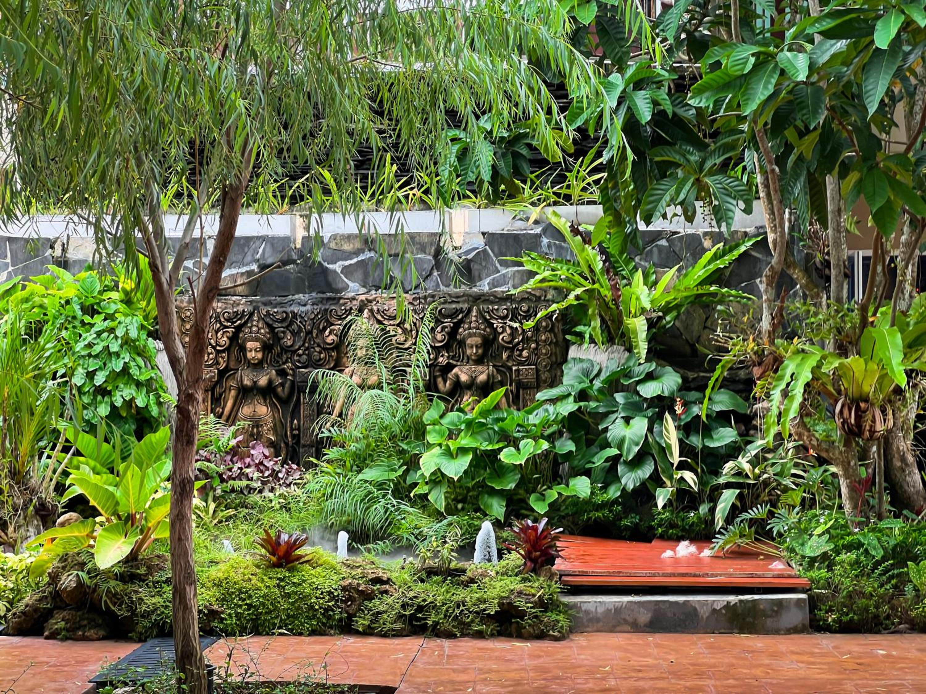 Tachang Airport Hotel