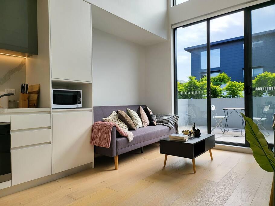 Your Quiet Penthouse with High Ceiling Split Level