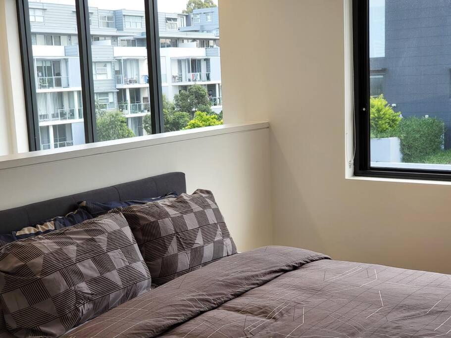 Your Quiet Penthouse with High Ceiling Split Level