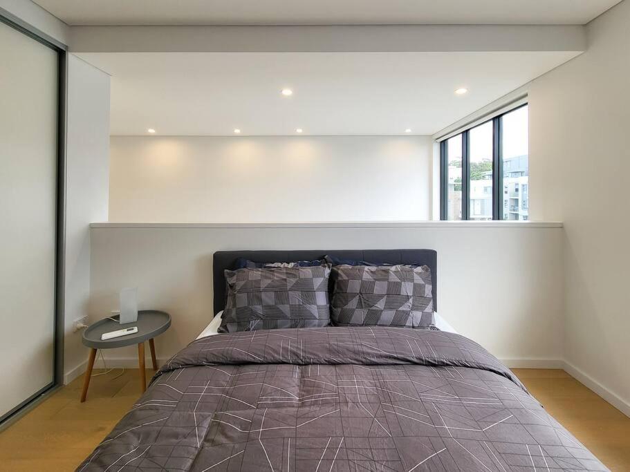 Your Quiet Penthouse with High Ceiling Split Level