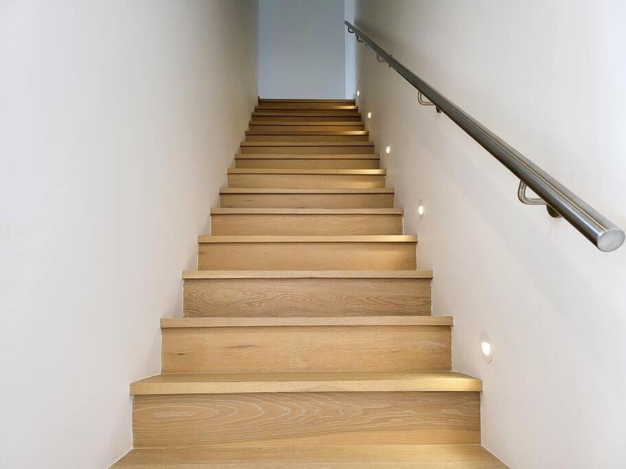 Your Quiet Penthouse with High Ceiling Split Level