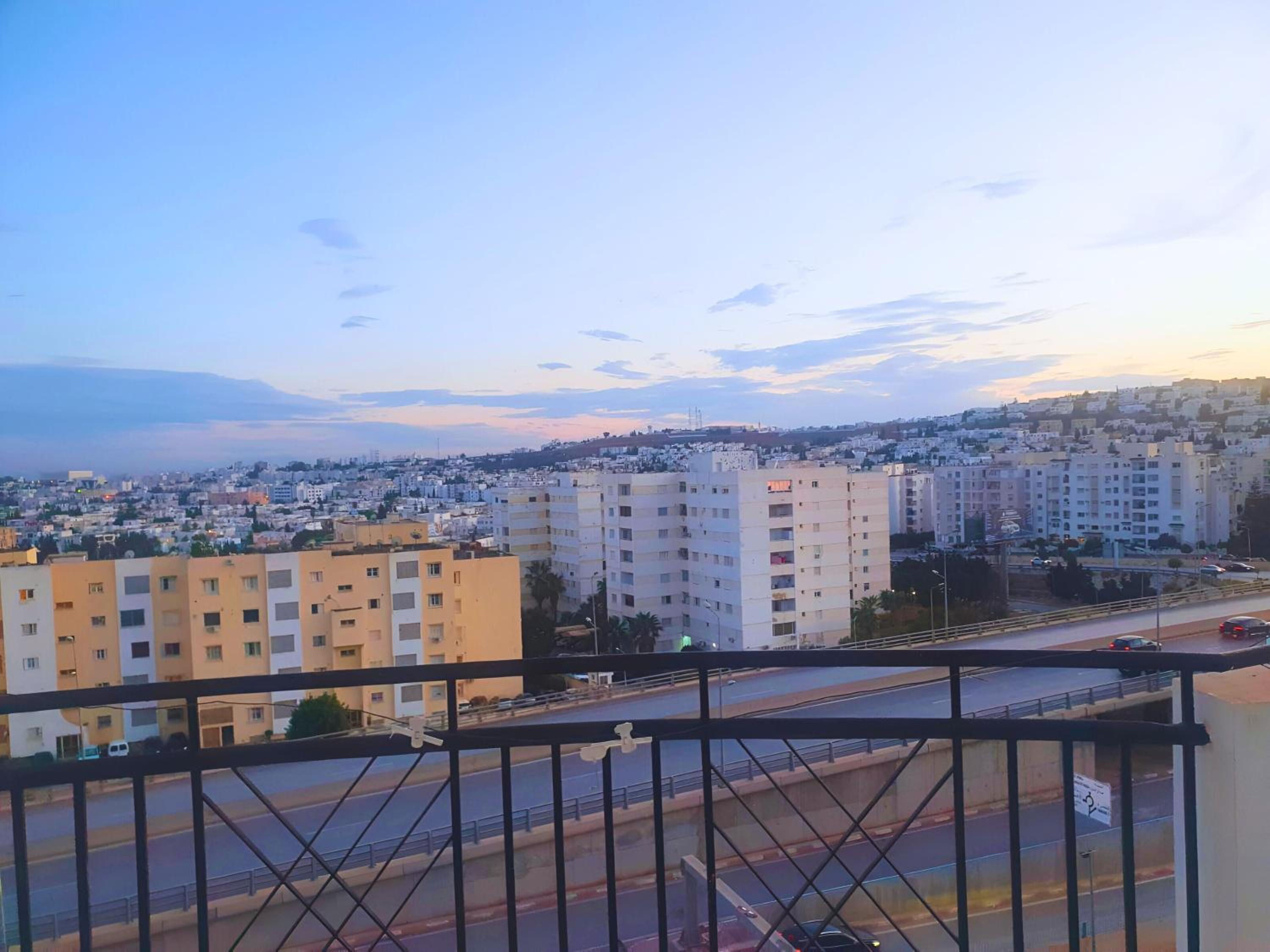 Appartement 2 Chambres Familial Ennasr 2 Tunis view 3