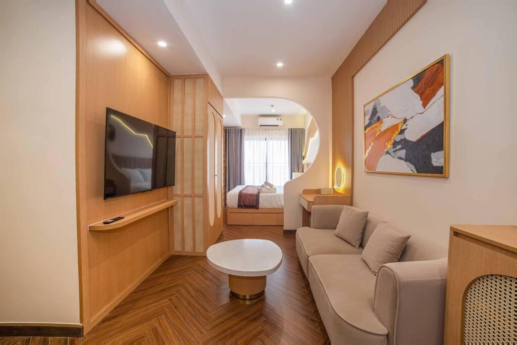 Ryus Apartment at Sohos residence 1414