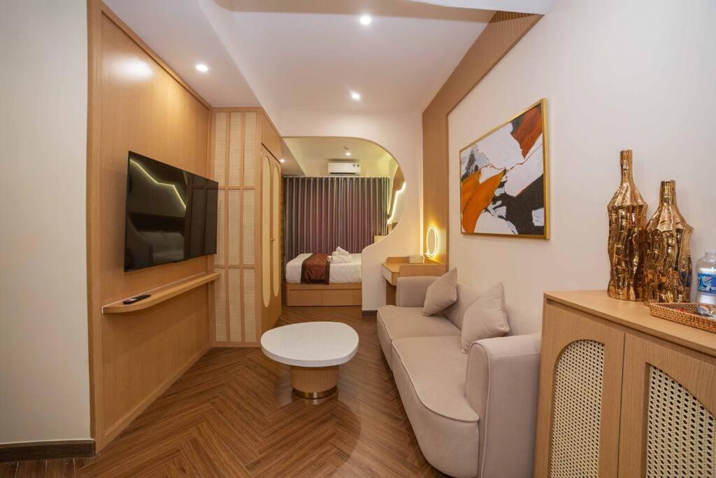 Ryus Apartment at Sohos residence 1414