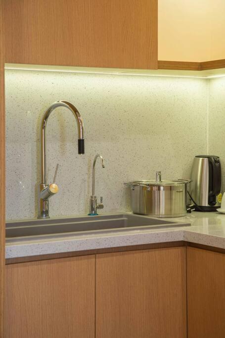 Ryus Apartment at Sohos residence 1414