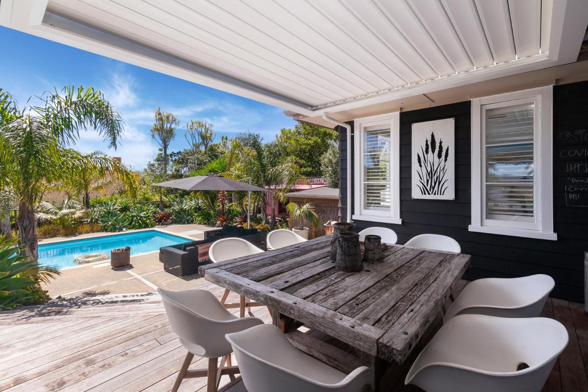 Country Idyll House - Sandspit Holiday Home view 2