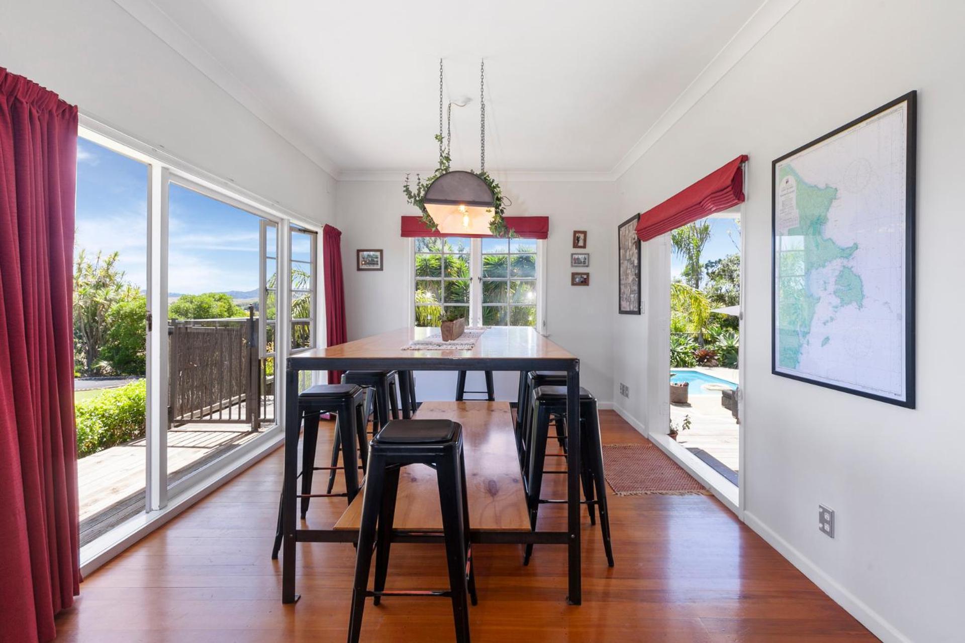 Country Idyll House - Sandspit Holiday Home view 4