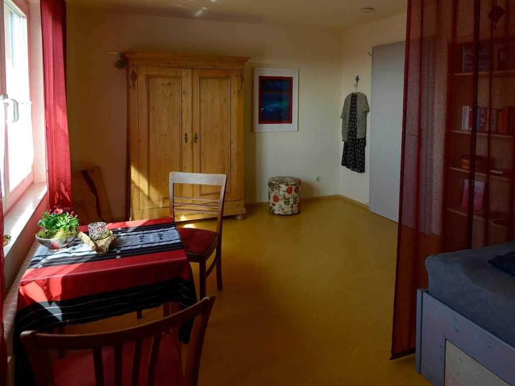 3-Raum-Ferienwohnung Auszeit, Badewanne WC, 82 qm, EG