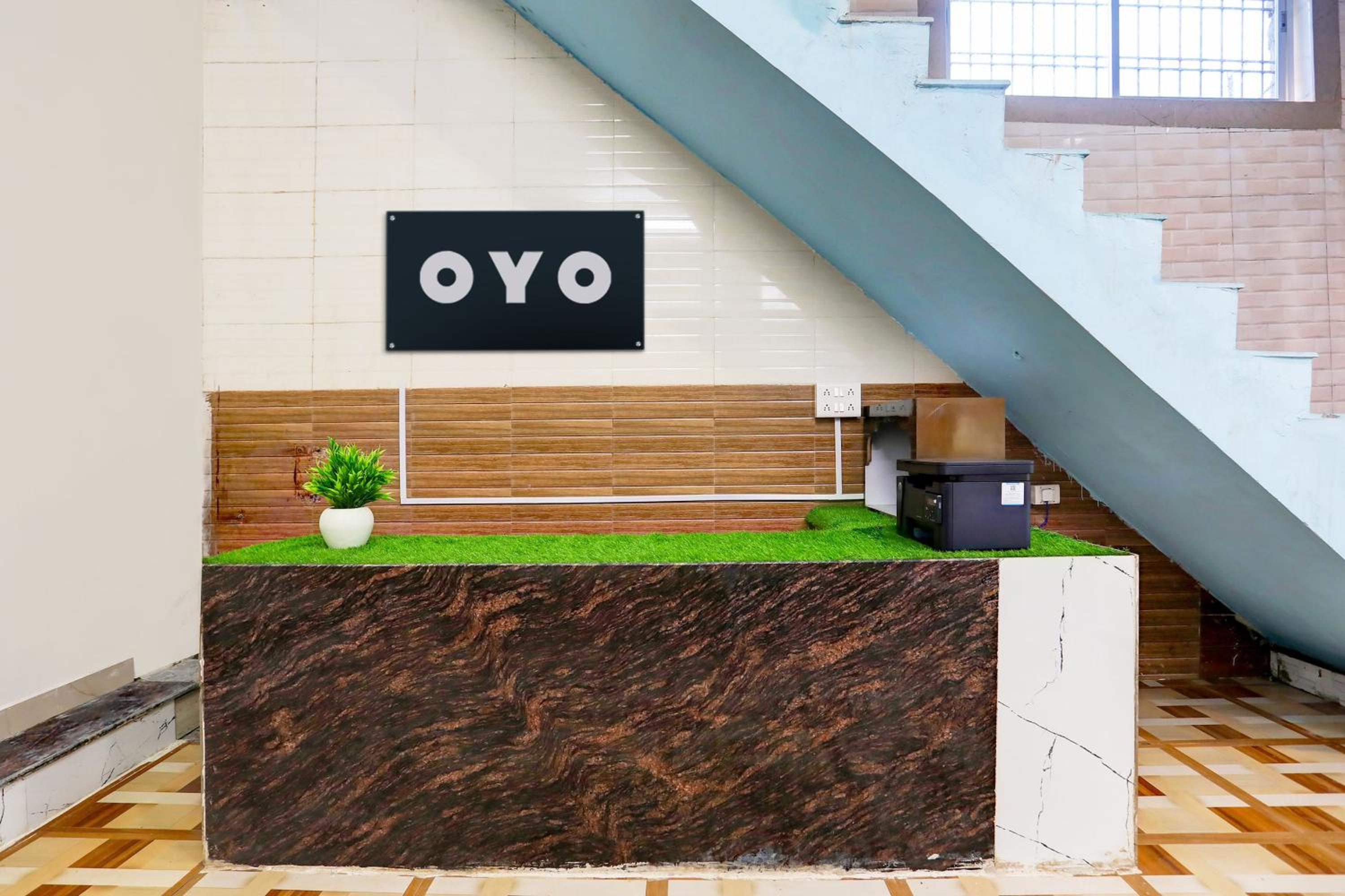 Lobby & Reception