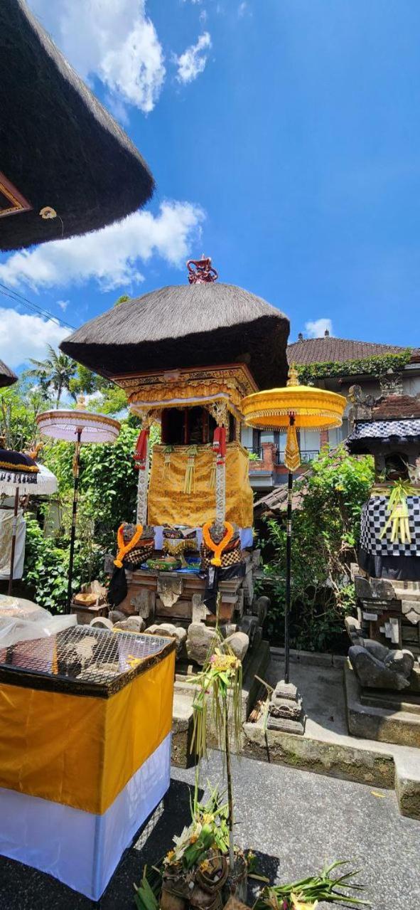 Yobi House