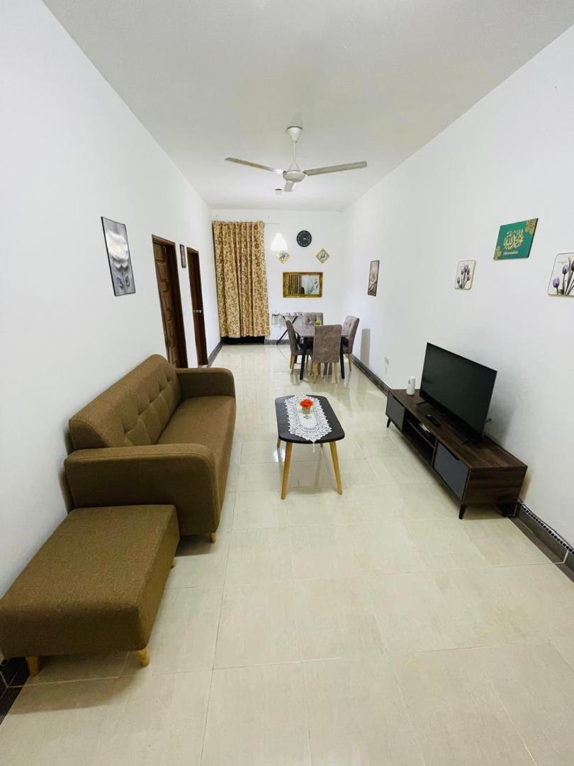 IM15 Insyirah Homestay photo 5