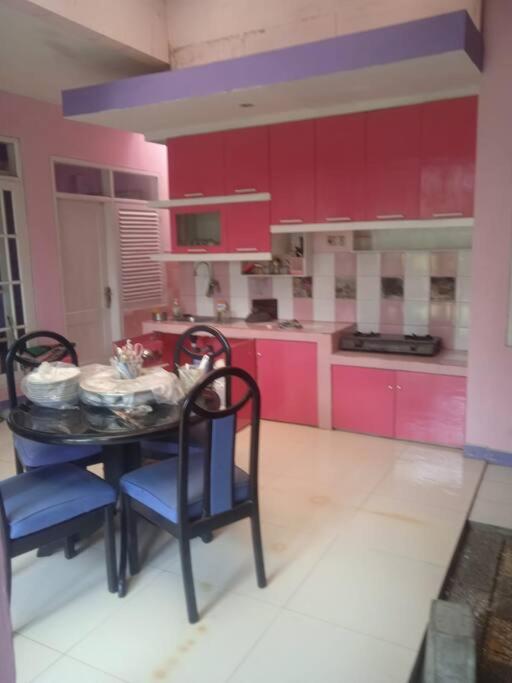 Villa Barbie Green Hill Cipanas Cianjur view 3