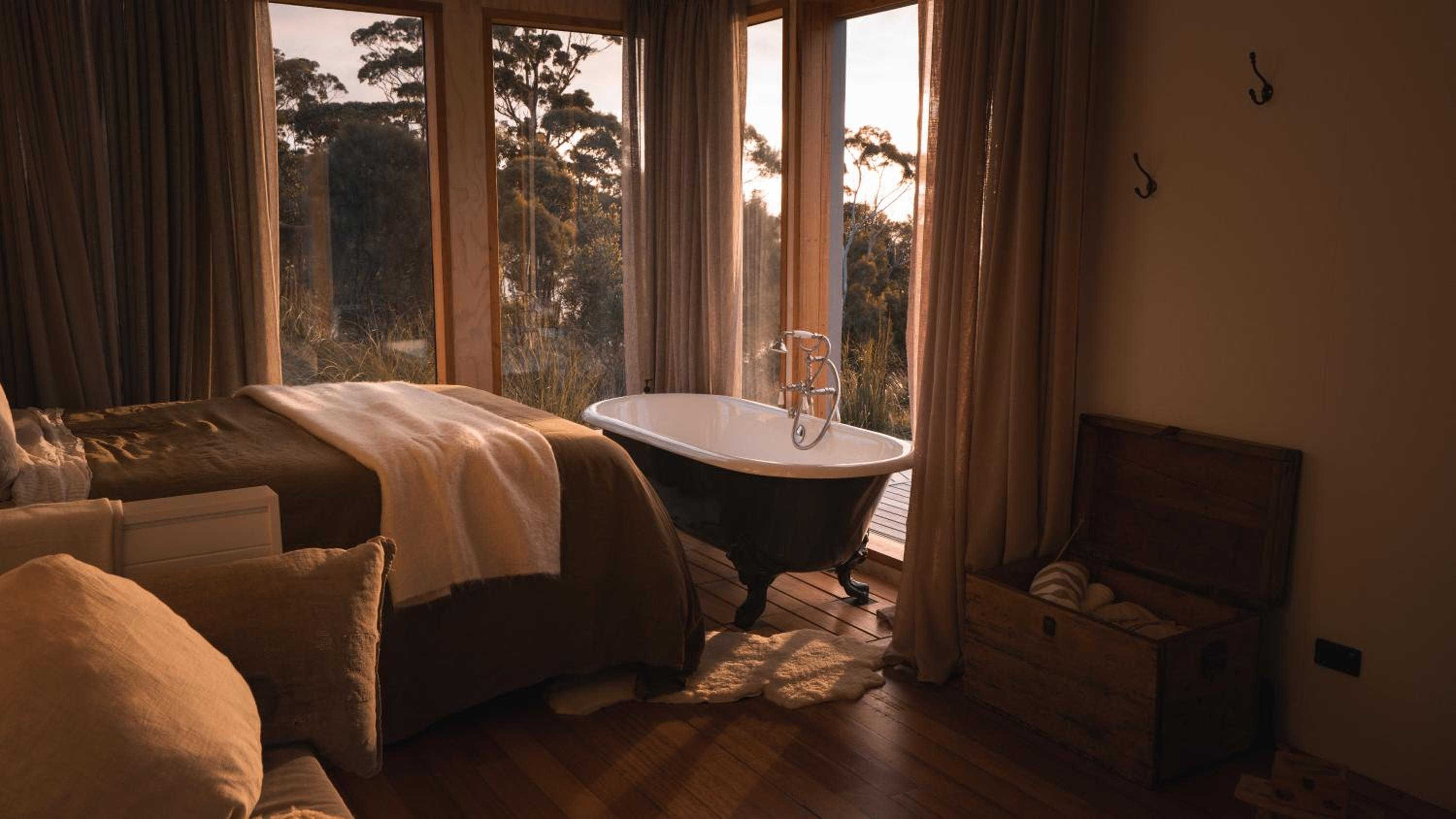 The Hide private Waterfront on Beautiful Bruny