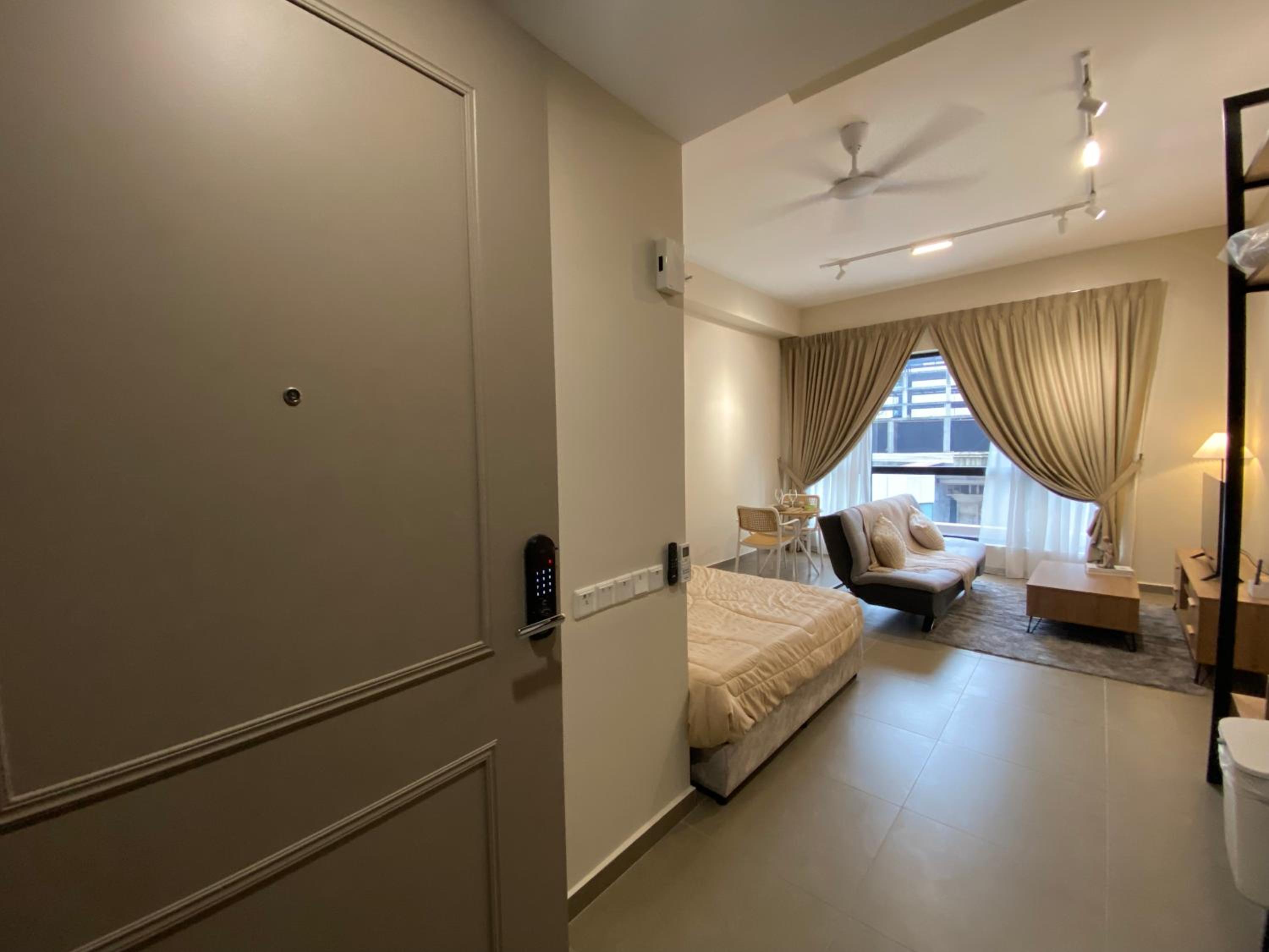 One Utama 3km away Cozy Studio photo 6