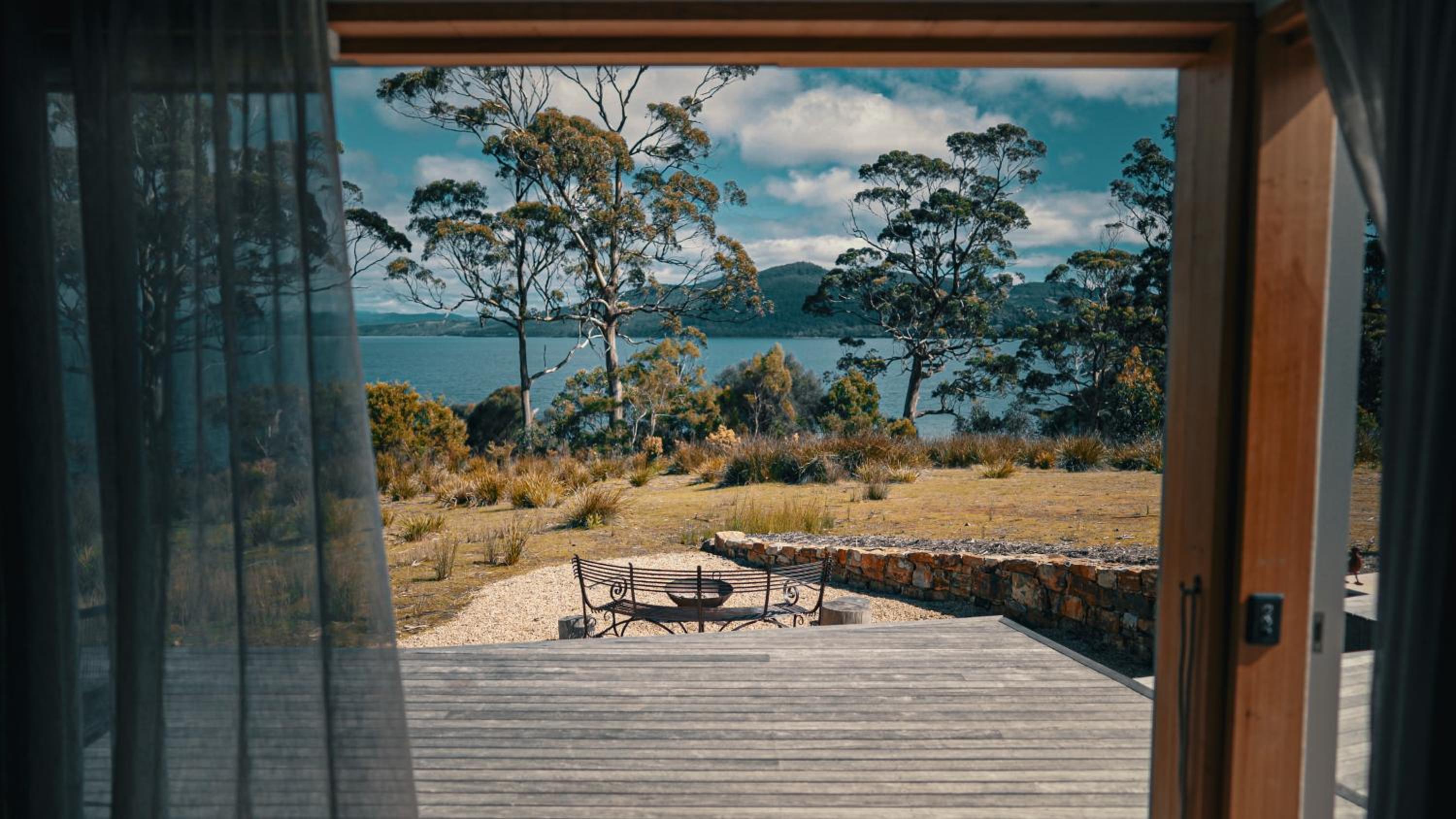 The Hide private Waterfront on Beautiful Bruny