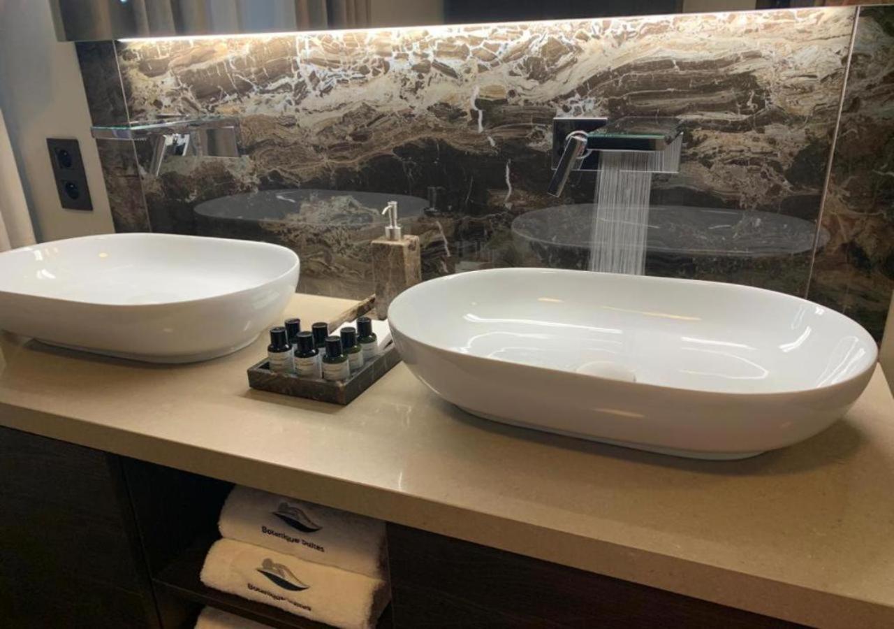 Botanique Suites AirBnB, Antwerp