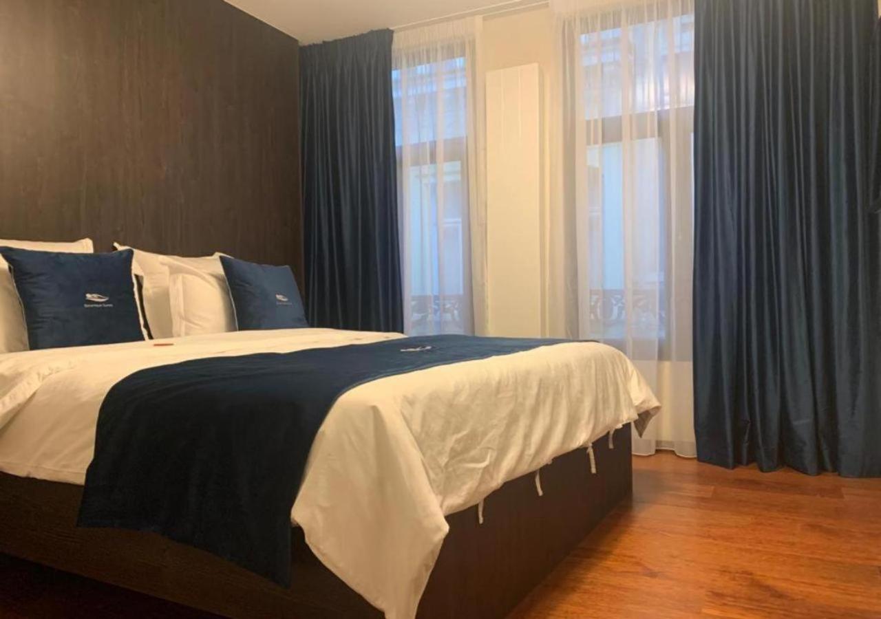 Botanique Suites AirBnB, Antwerp