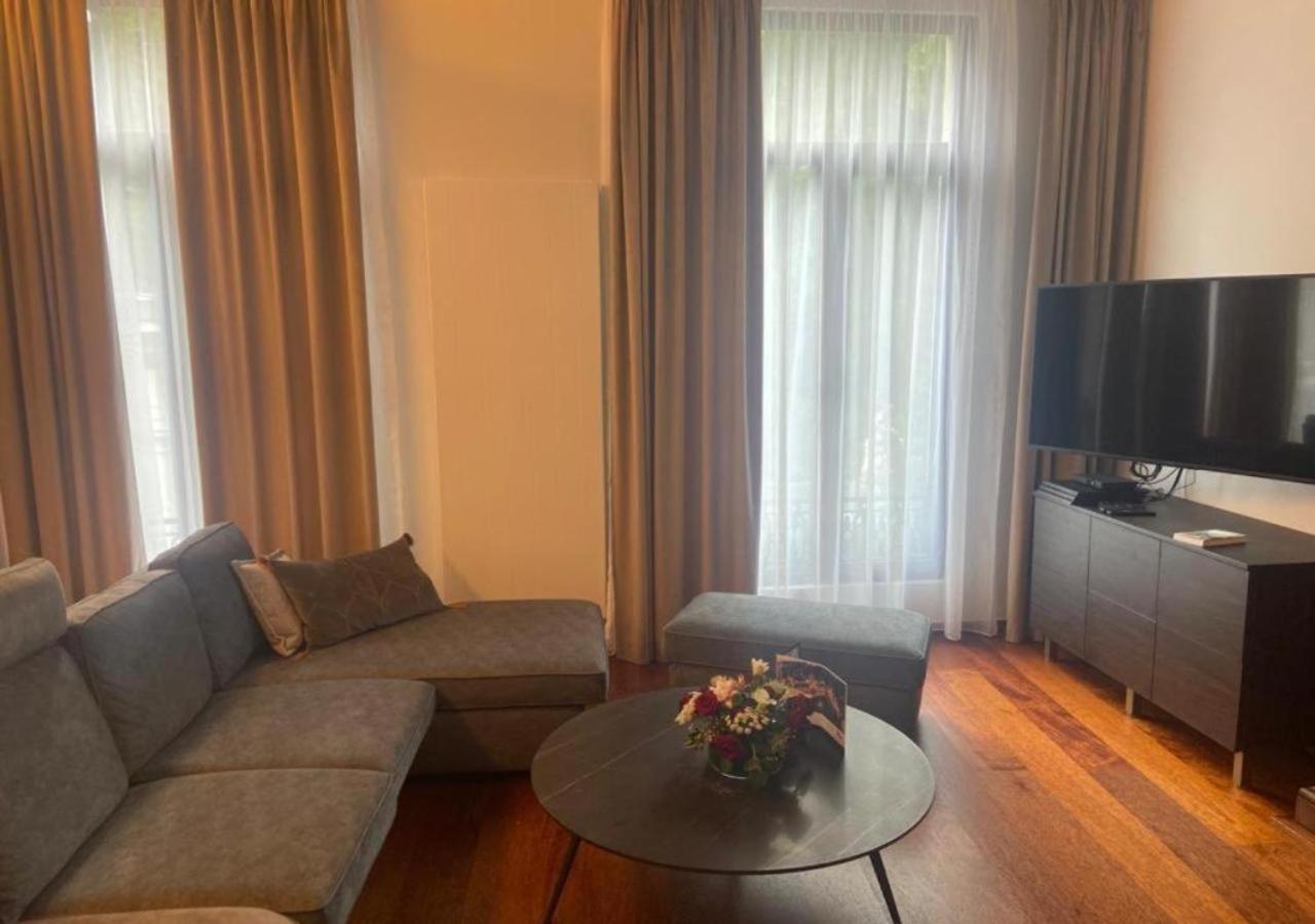Botanique Suites AirBnB, Antwerp