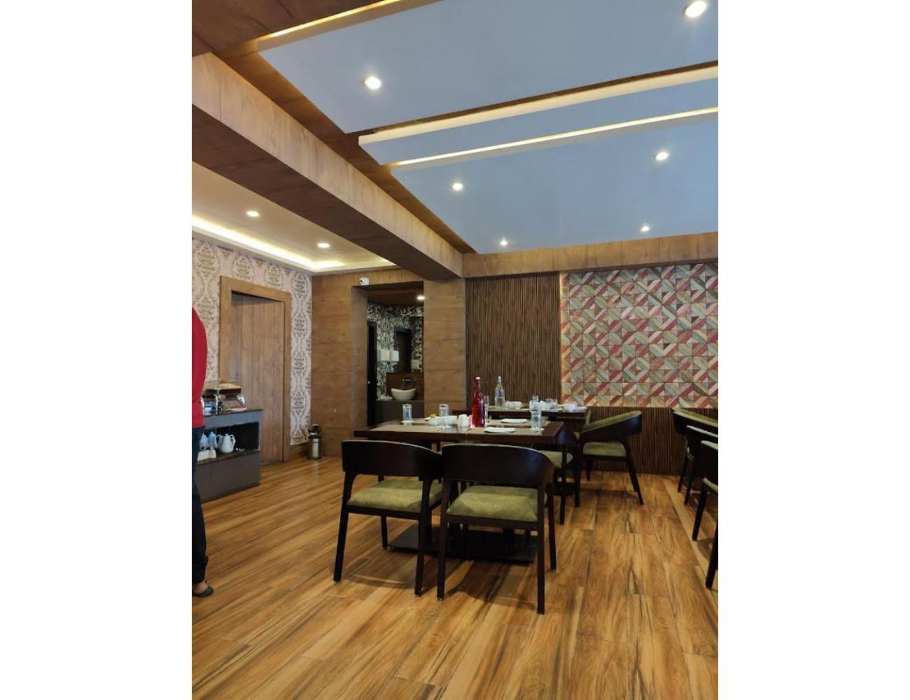 The Crown Inn, Gangtok view 4