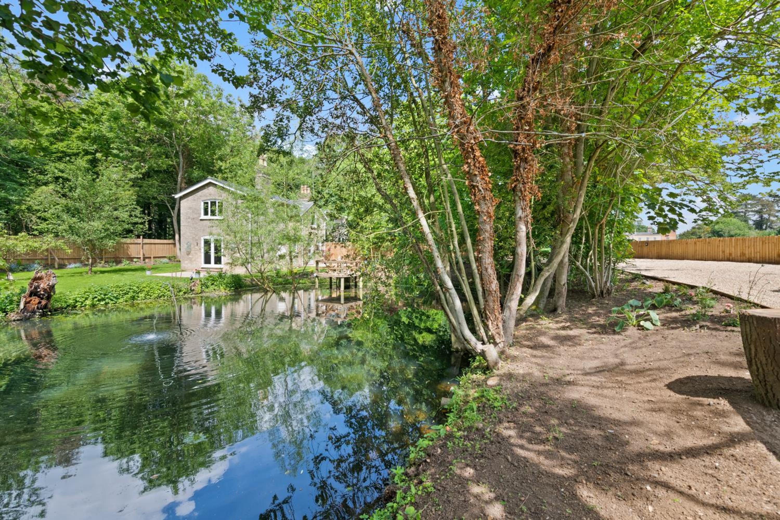 Stunning 2 Lodge Cottage retreat