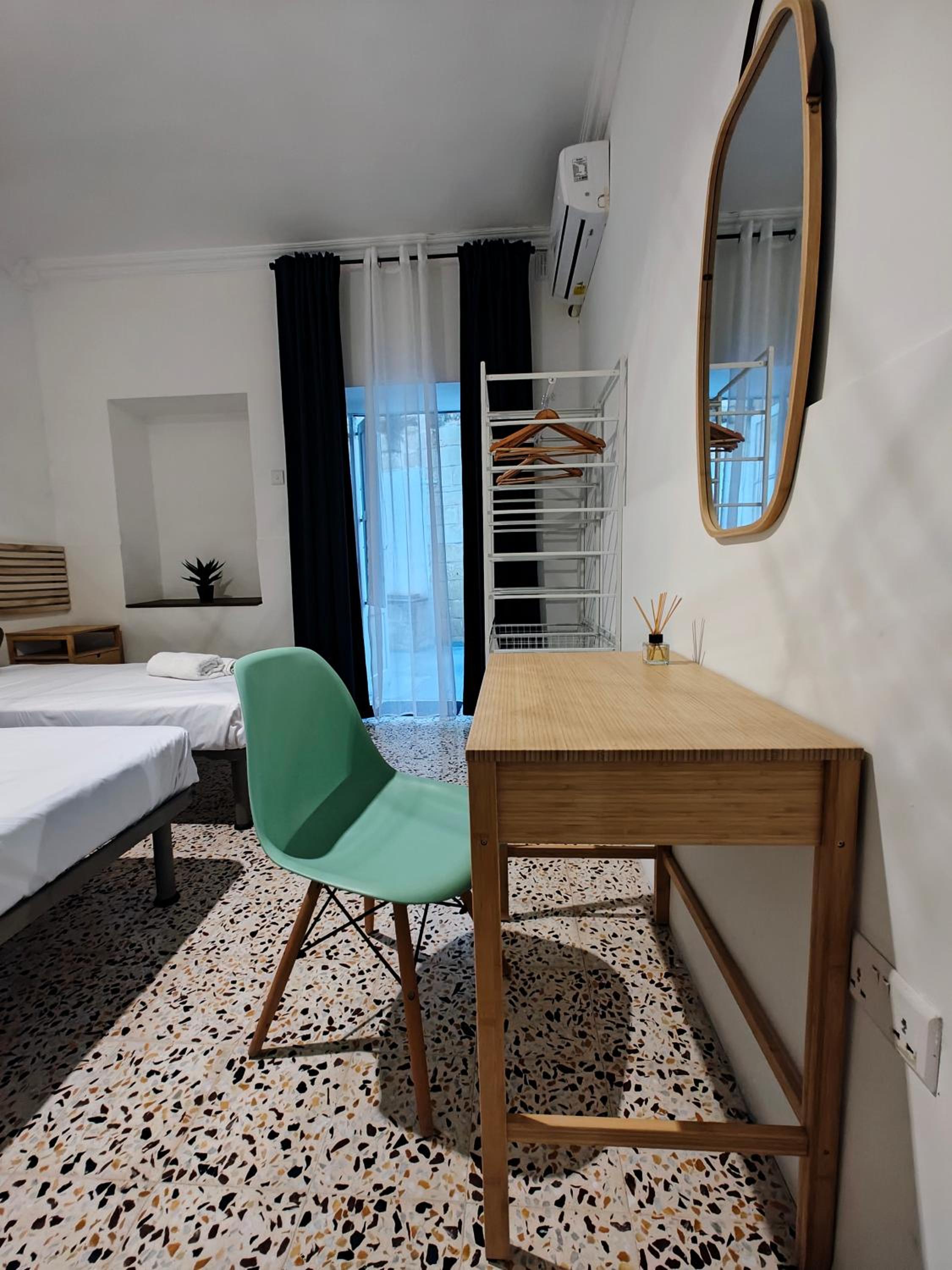 Cosyroom 3 view 2
