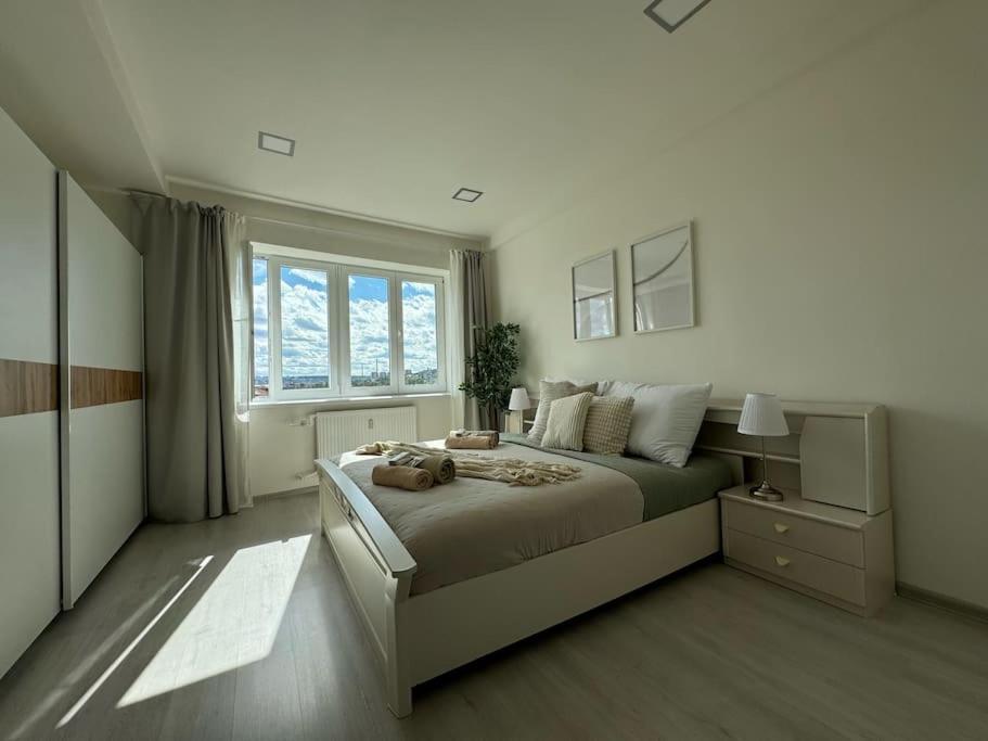 Rentero Modern APT City Hideaway