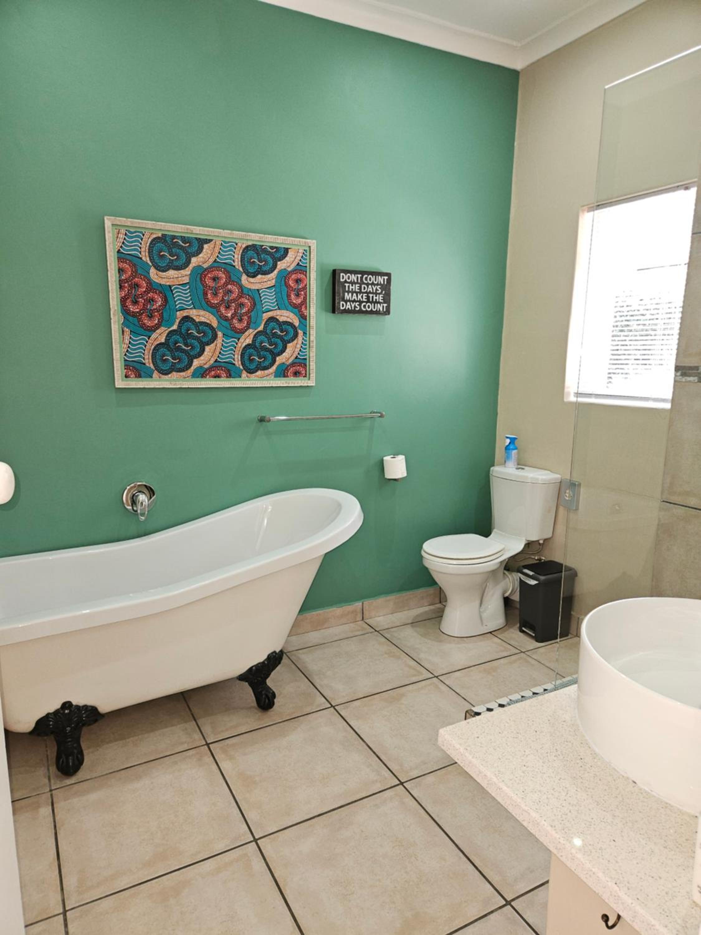 Stannards Guest Lodge 4 Star B&B, Knysna view 3