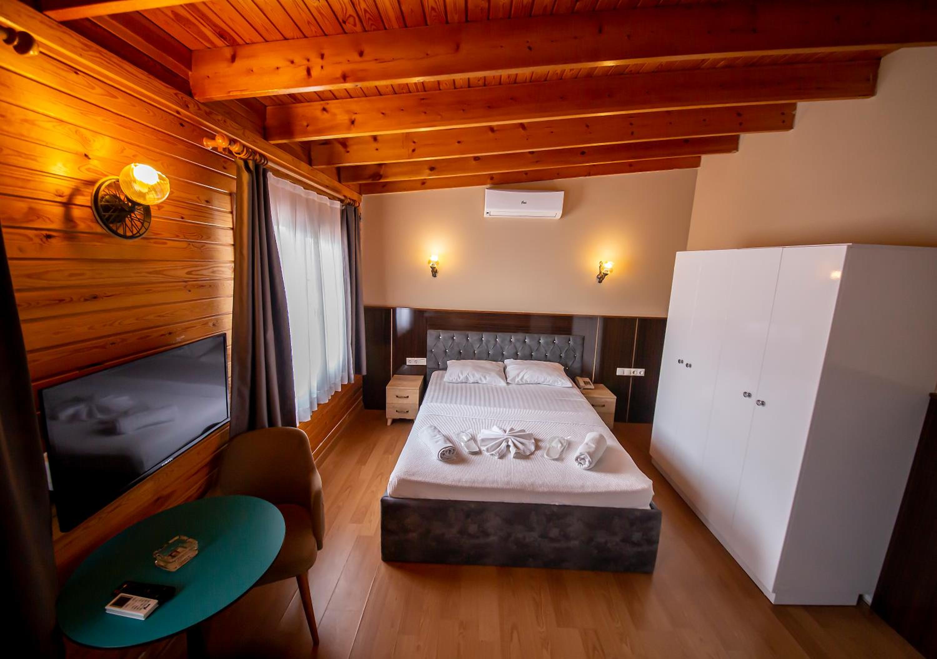 Royal Palace Otel - Image 11