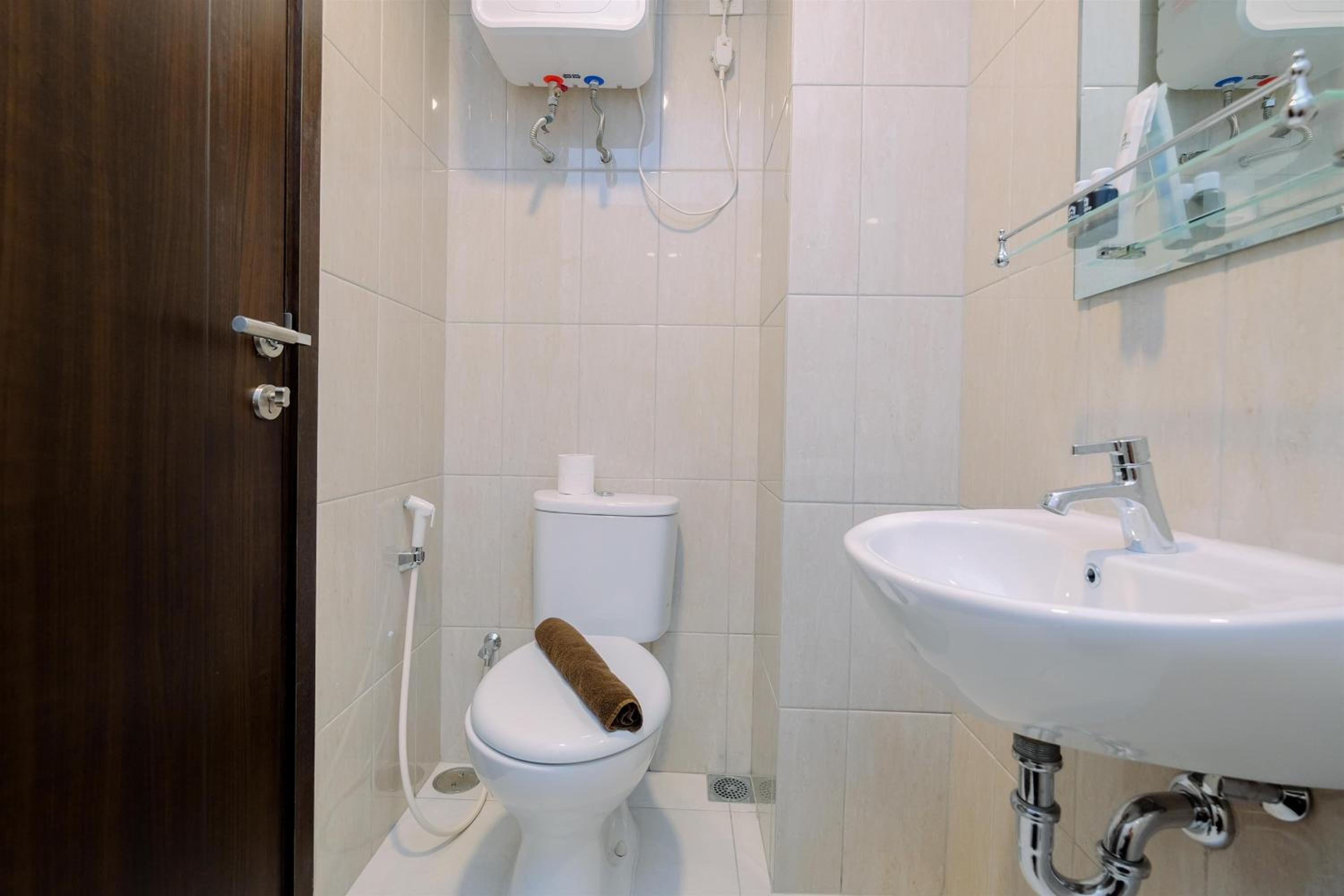 Comfy and Best Deal Studio at Citra Living Apartment By Travelio