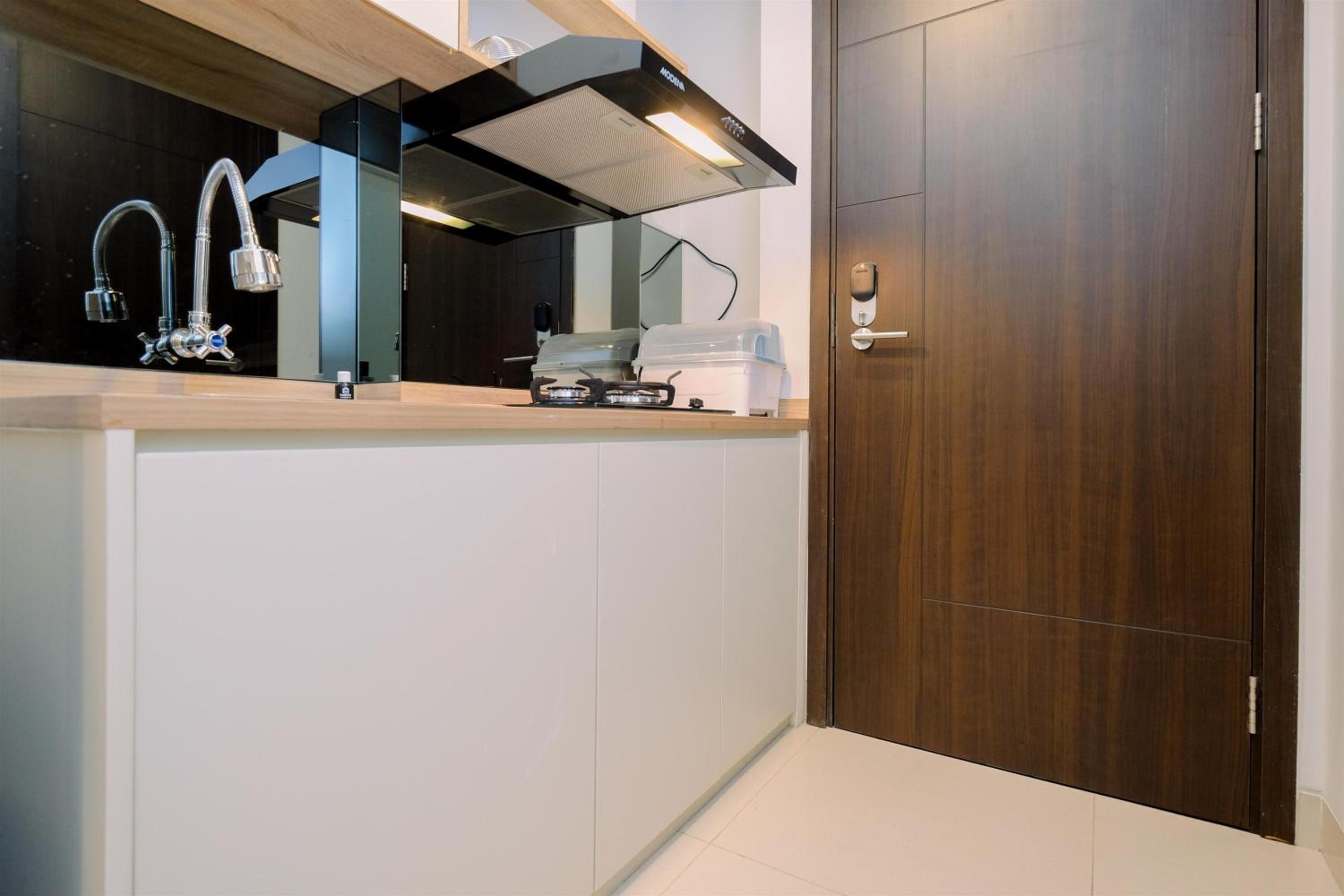 Comfy and Best Deal Studio at Citra Living Apartment By Travelio