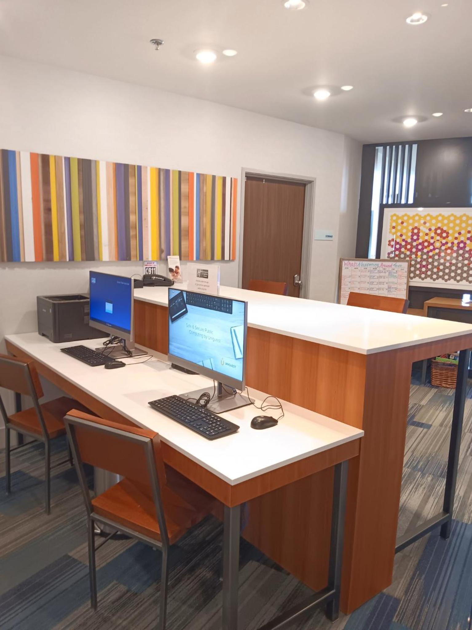 Holiday Inn Express  Suites Racine, an IHG Hotel - Property Image 6