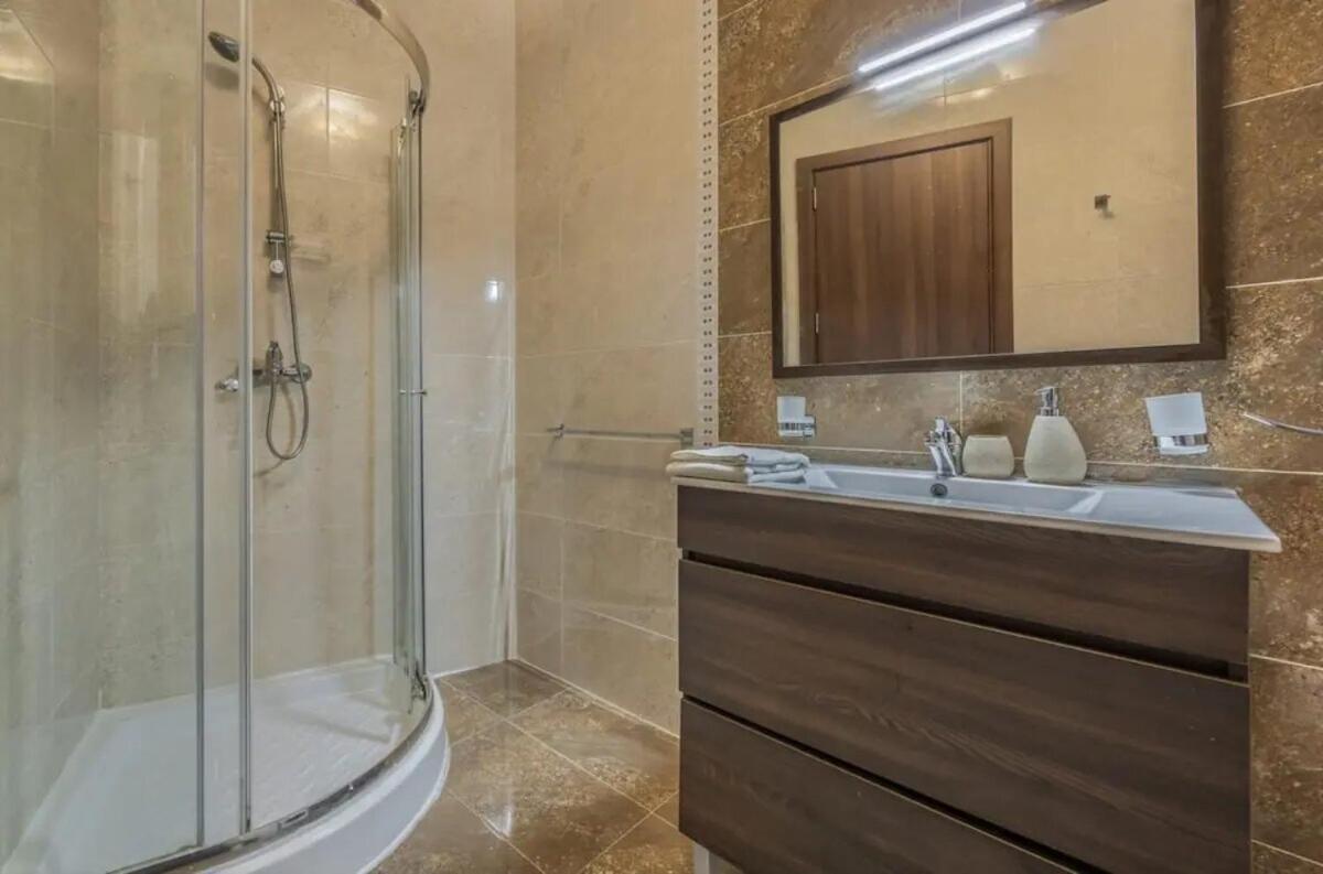 2 Bedroom apartment in Sliema, Malta No 6 view 2