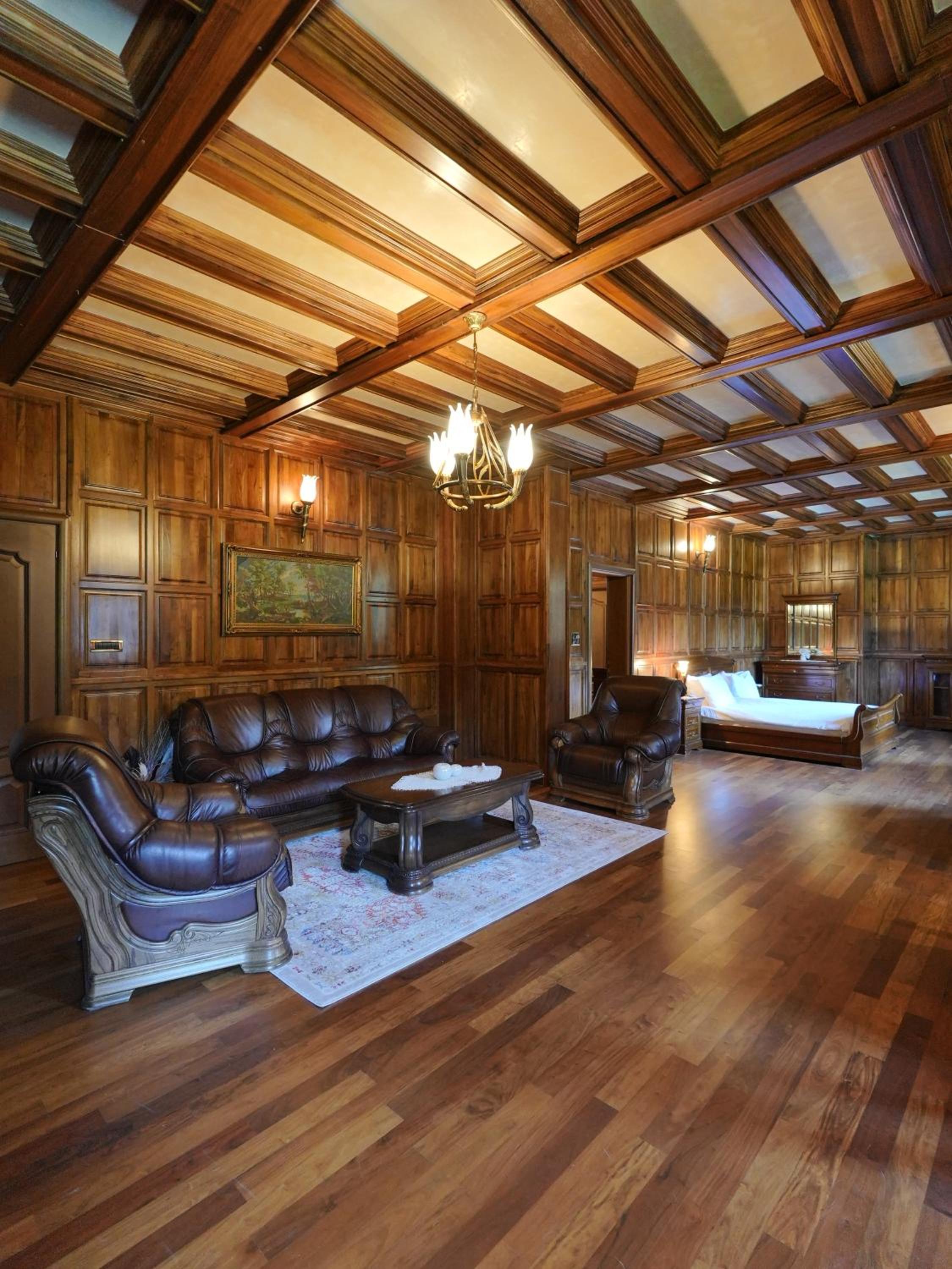 The Castle - Your unique way of retreat