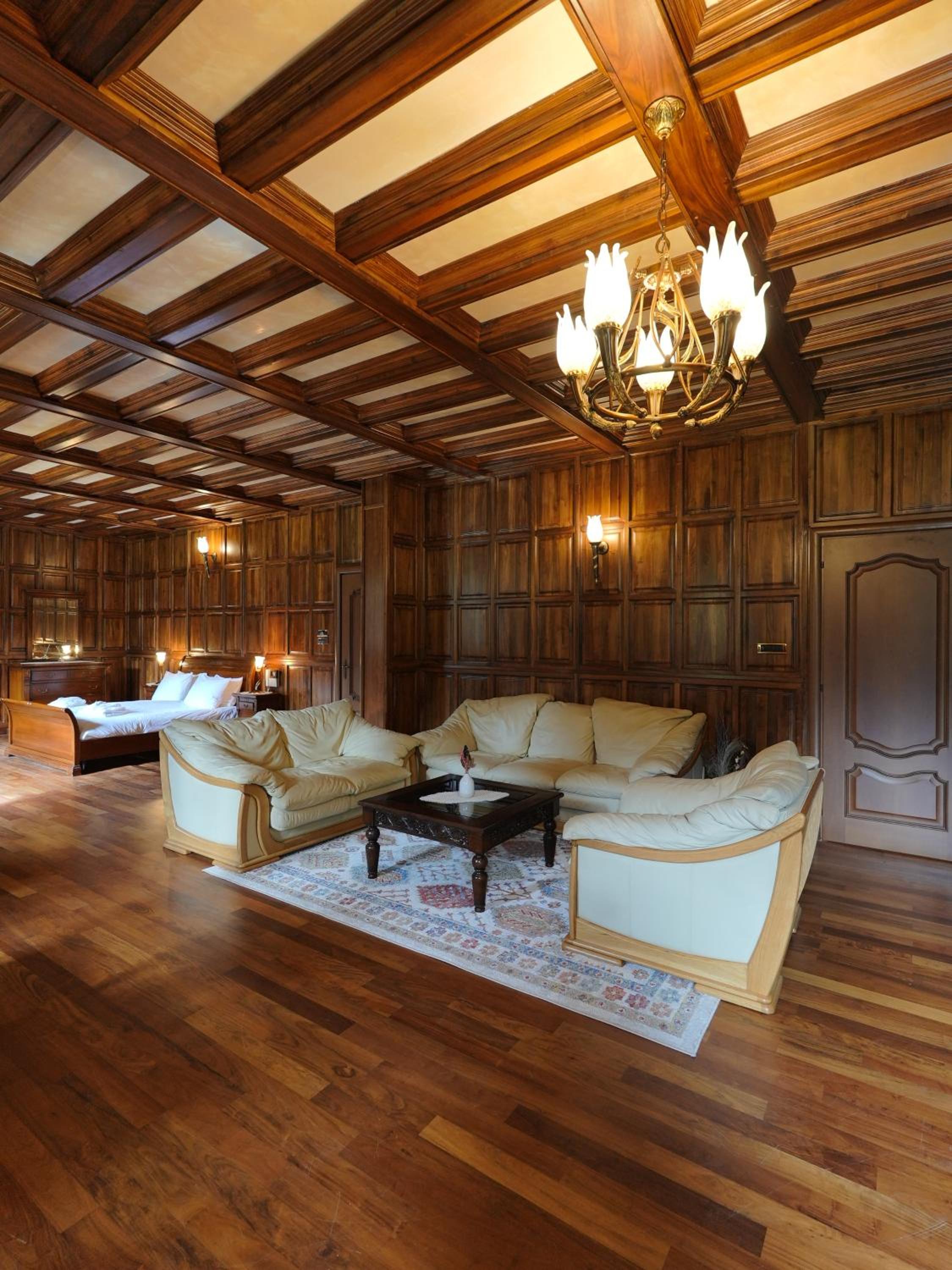 The Castle - Your unique way of retreat
