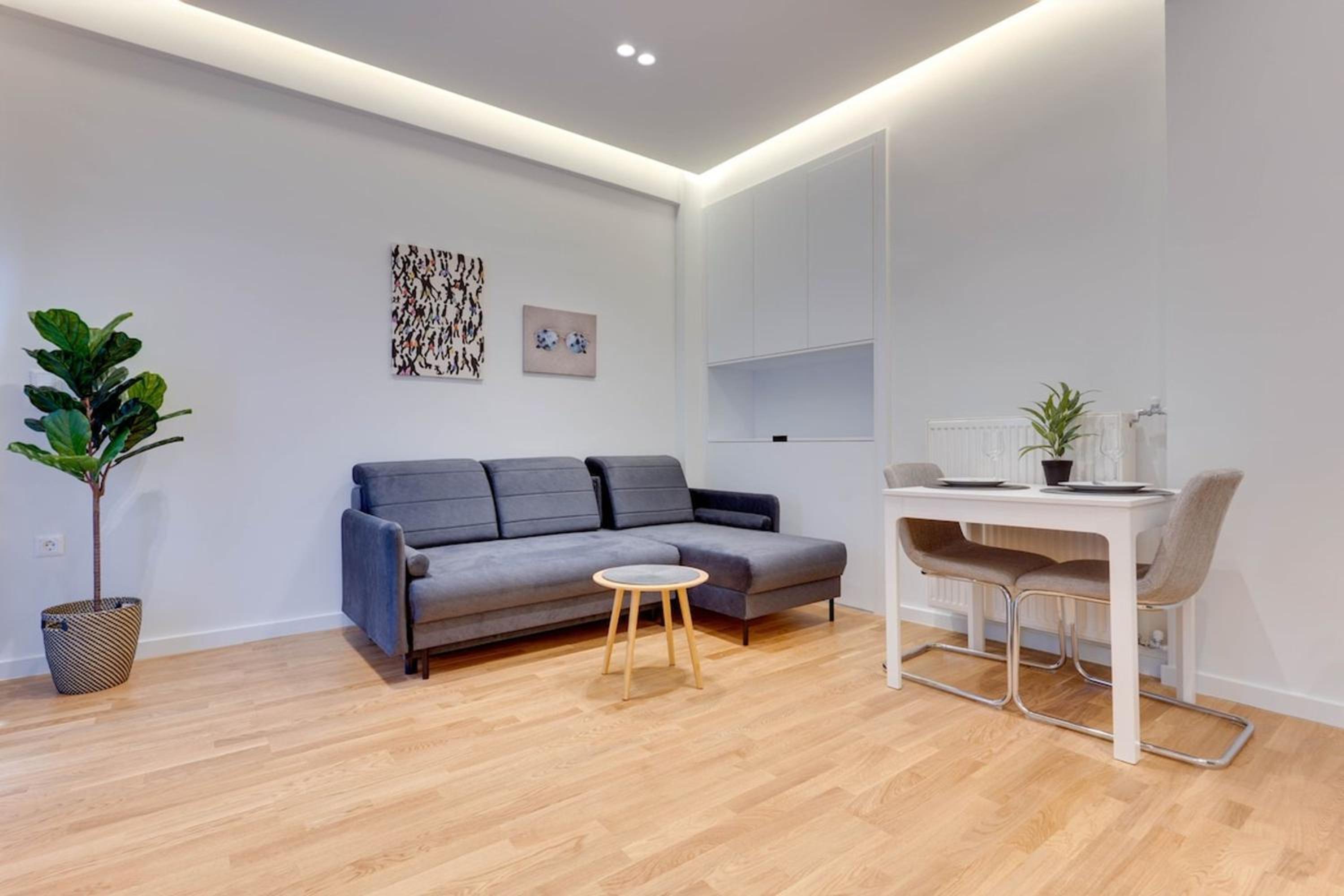Elegant flat 5 walk to metro panormou