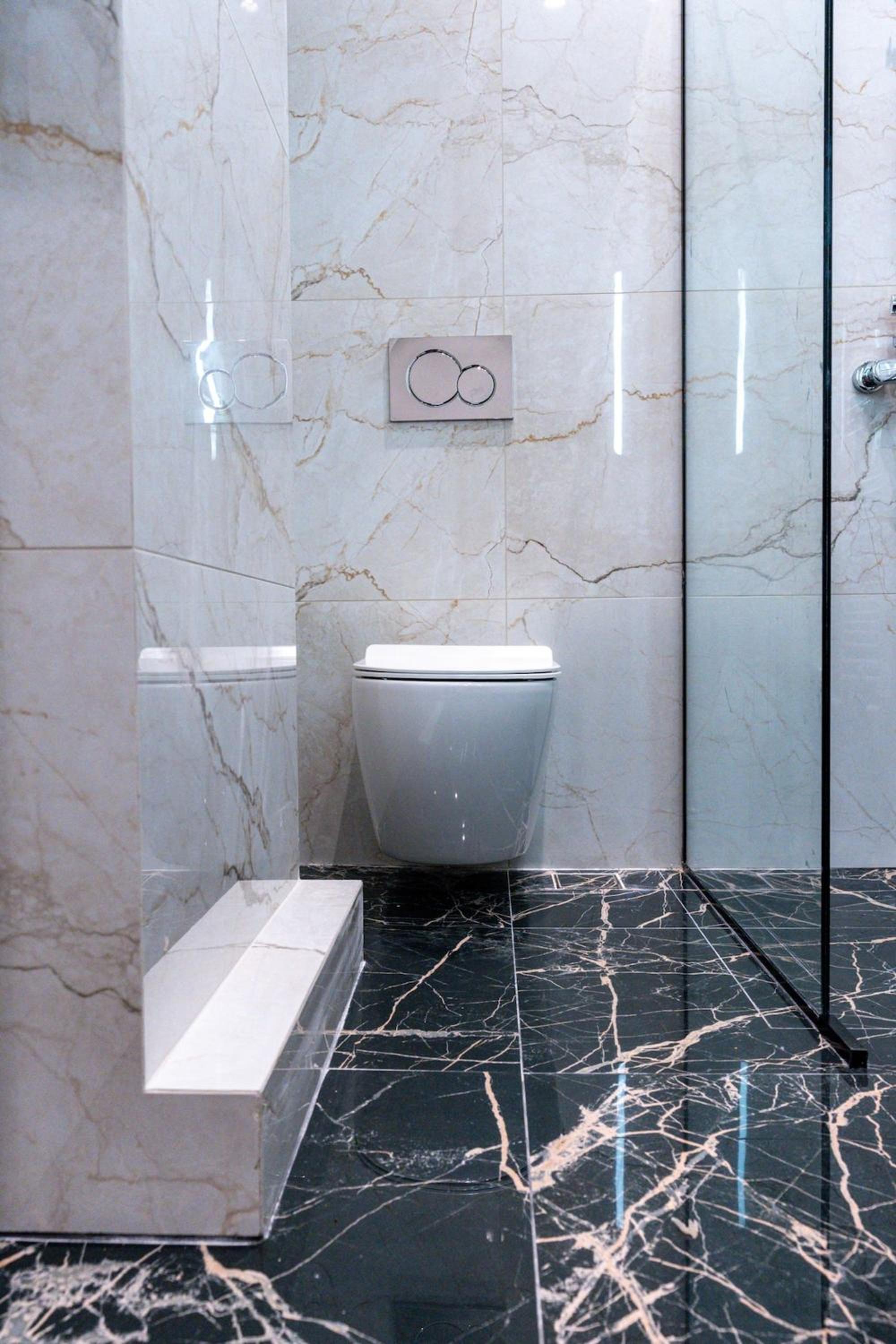 Elegant flat 5 walk to metro panormou