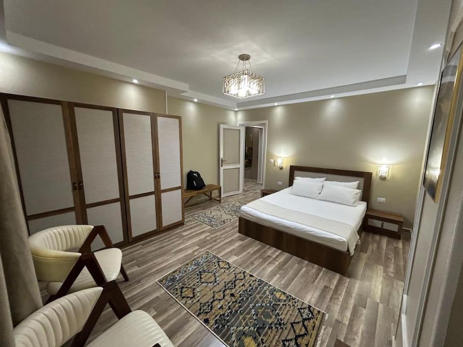 Skyline luxury hotel apartments 5 mins from Cairo Airport