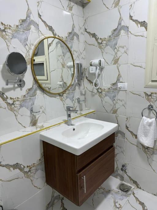 Skyline luxury hotel apartments 5 mins from Cairo Airport