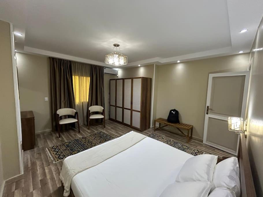 Skyline luxury hotel apartments 5 mins from Cairo Airport