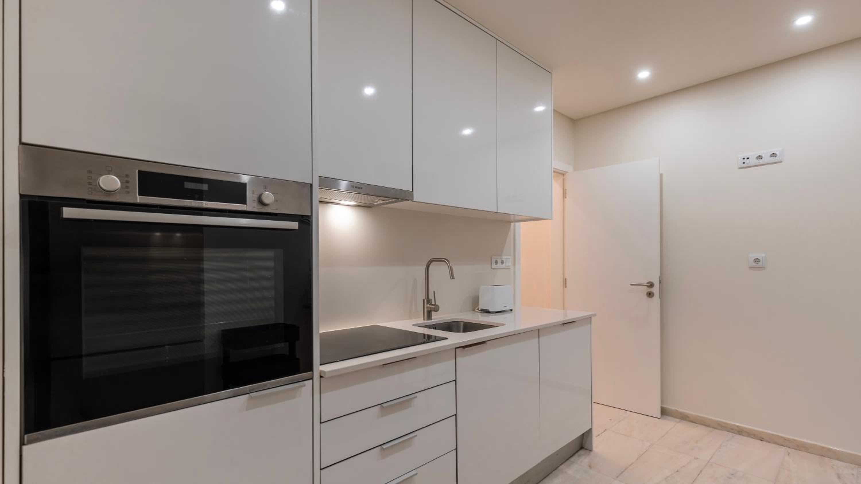 Homely 2BDR Apartment with Terrace by LovelyStay view 4