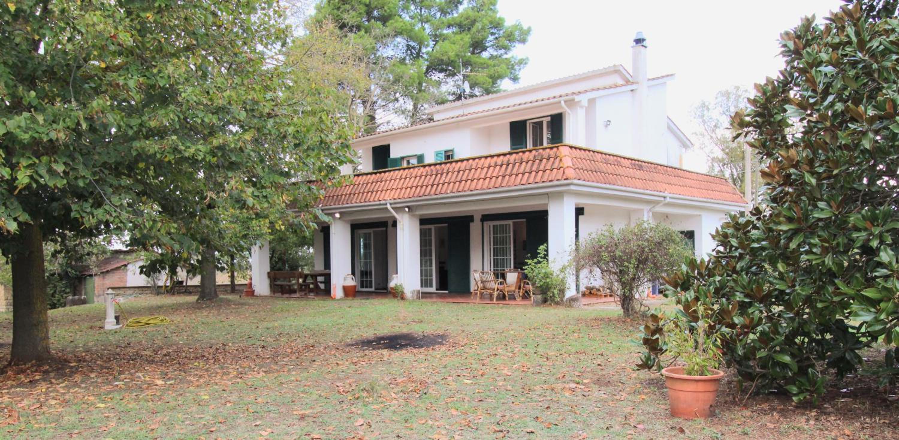 Villa con parco nella Tuscia Viterbese view 2
