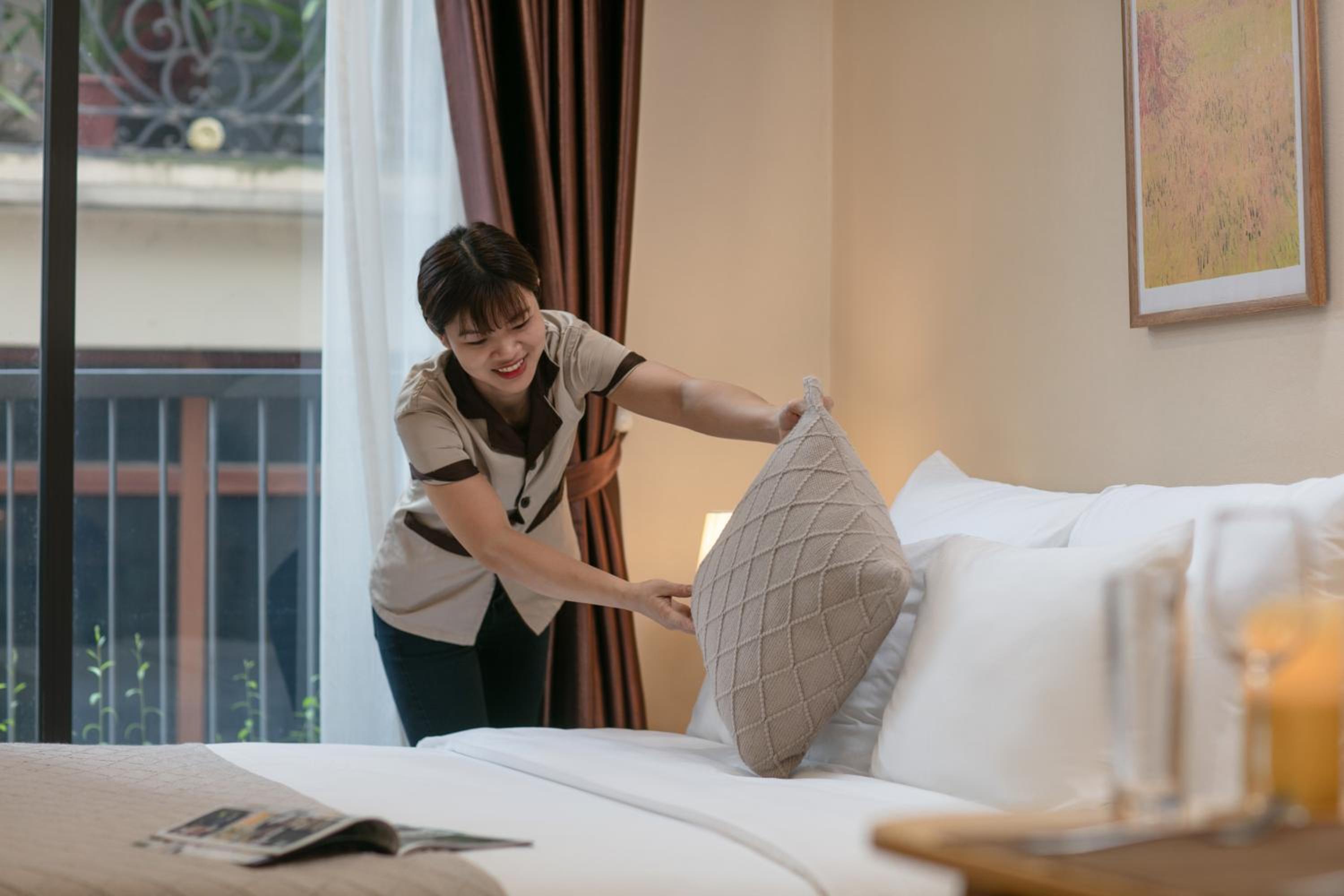 HB Serviced Apartment - Lạc Long Quân
